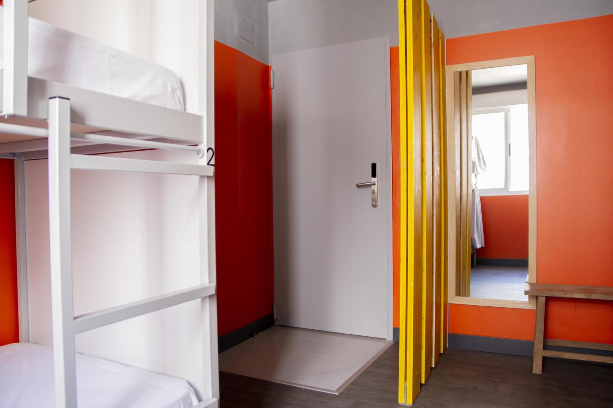 Bed 4-Bed Mixed Dormitory Room Private Bathroom,1596024520:JPEG