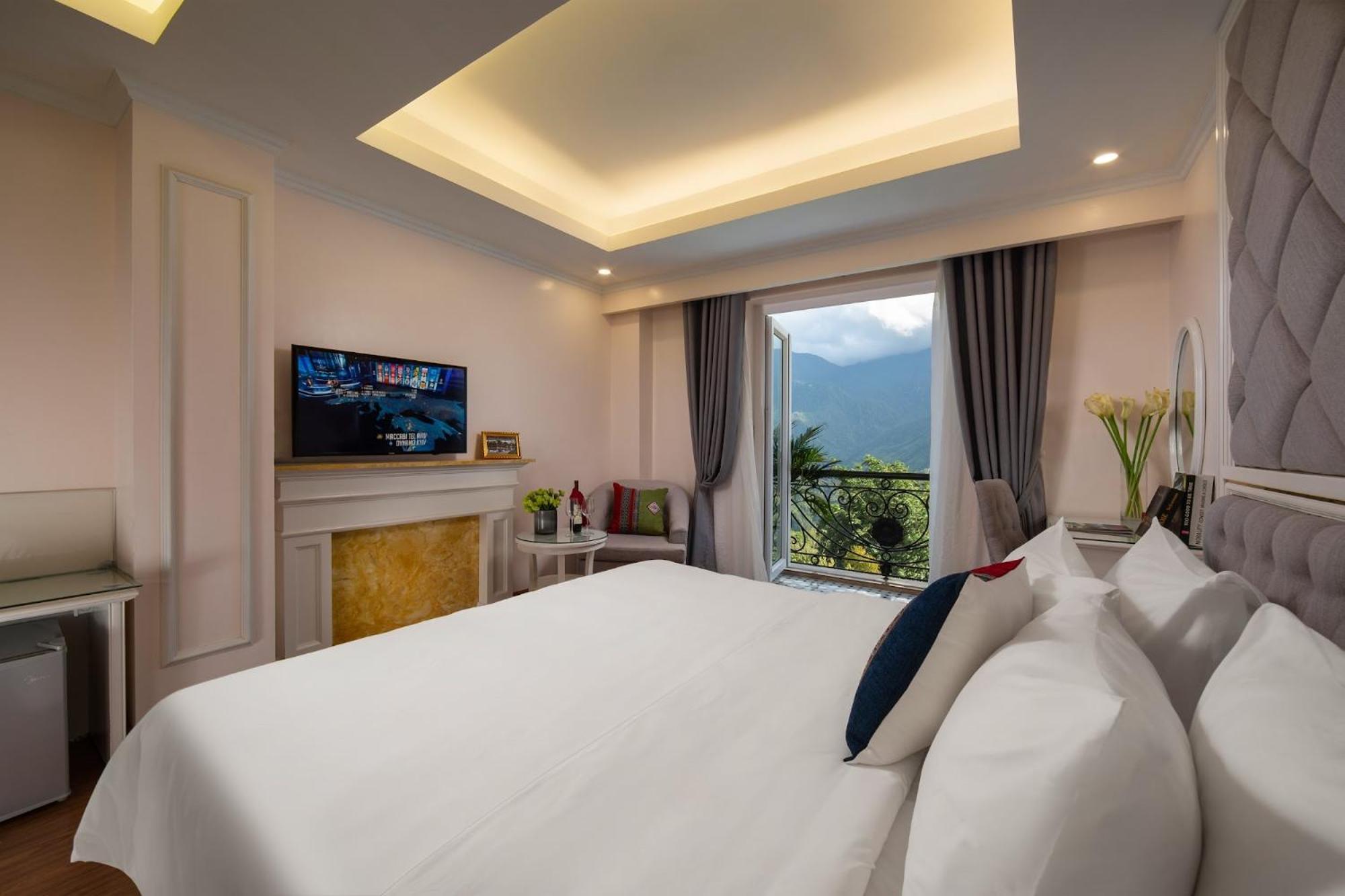 Deluxe Double Room Balcony,1596782097:JPEG