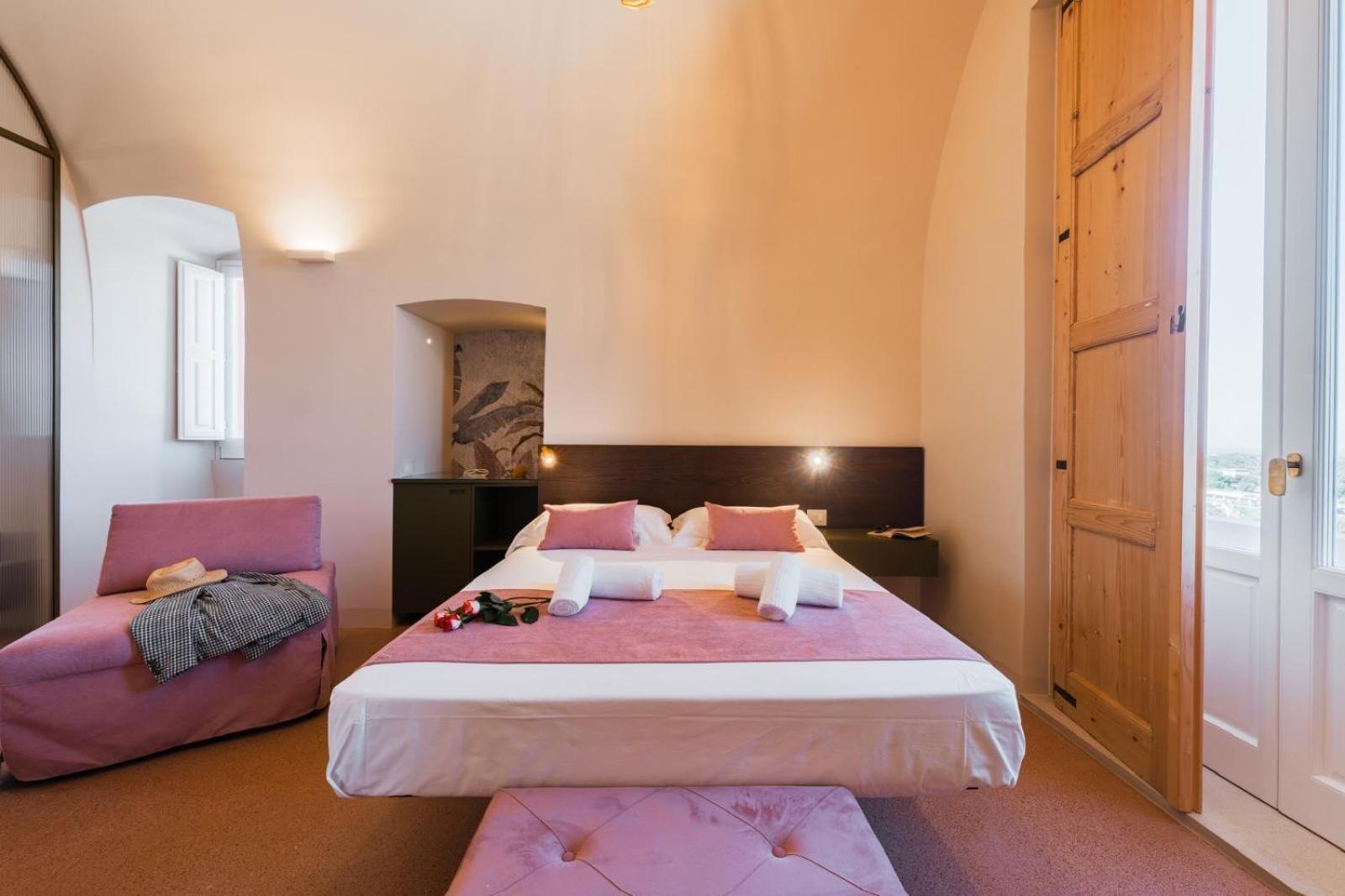 Deluxe Room,1598517678:JPEG