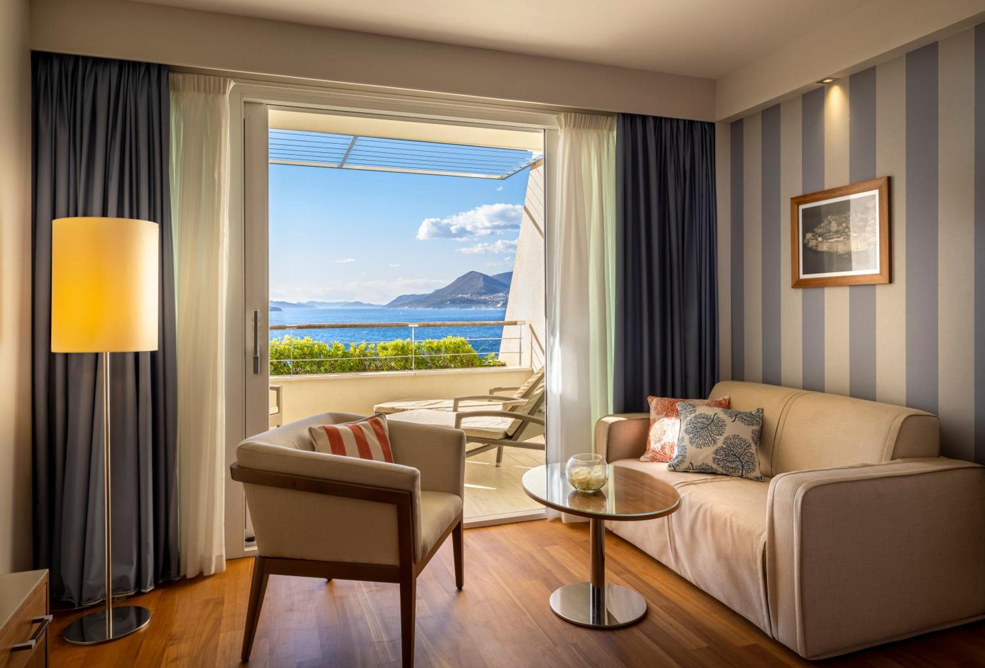 Room 22 Seaview,1212167806:JPEG