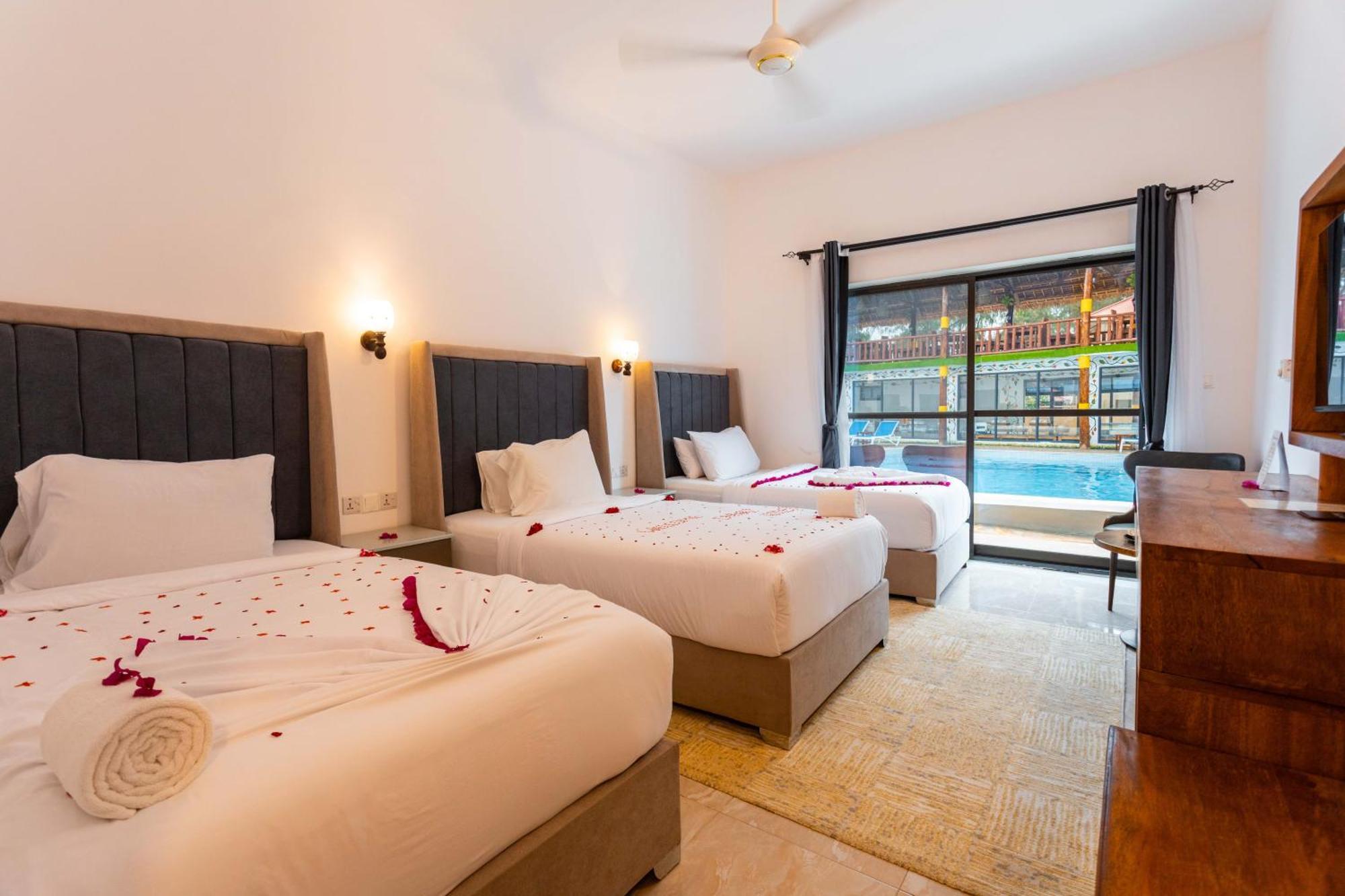 Luxury Triple Room,1603184572:JPEG