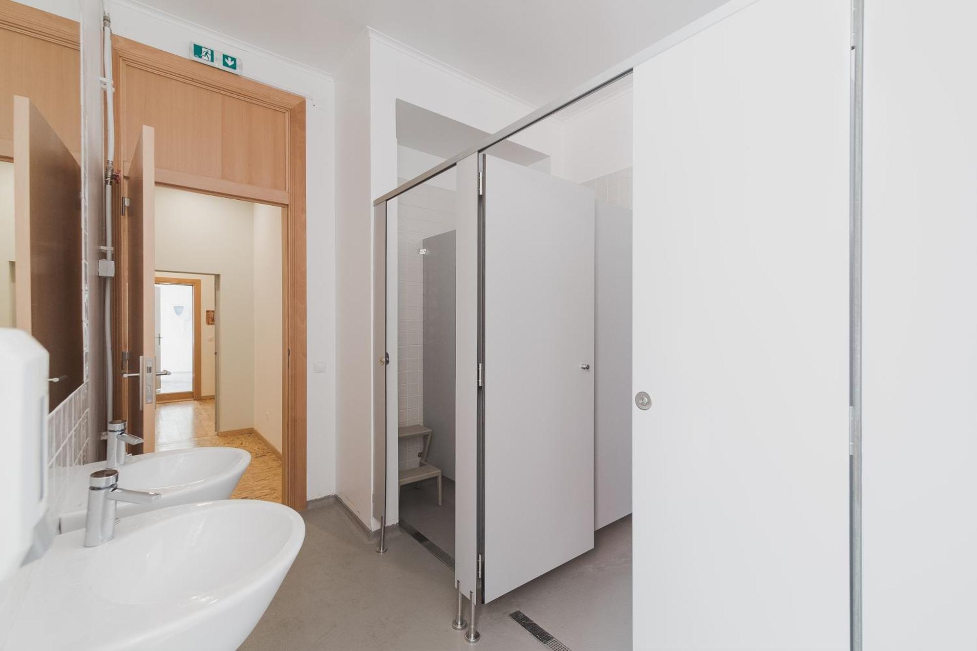 Double Room,1743085764:JPEG