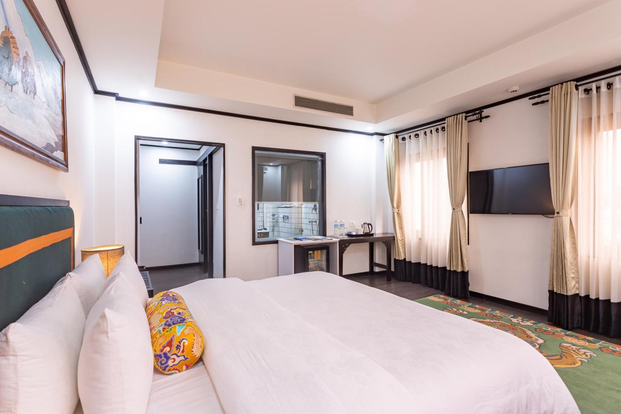 Deluxe Room,1605514625:JPEG