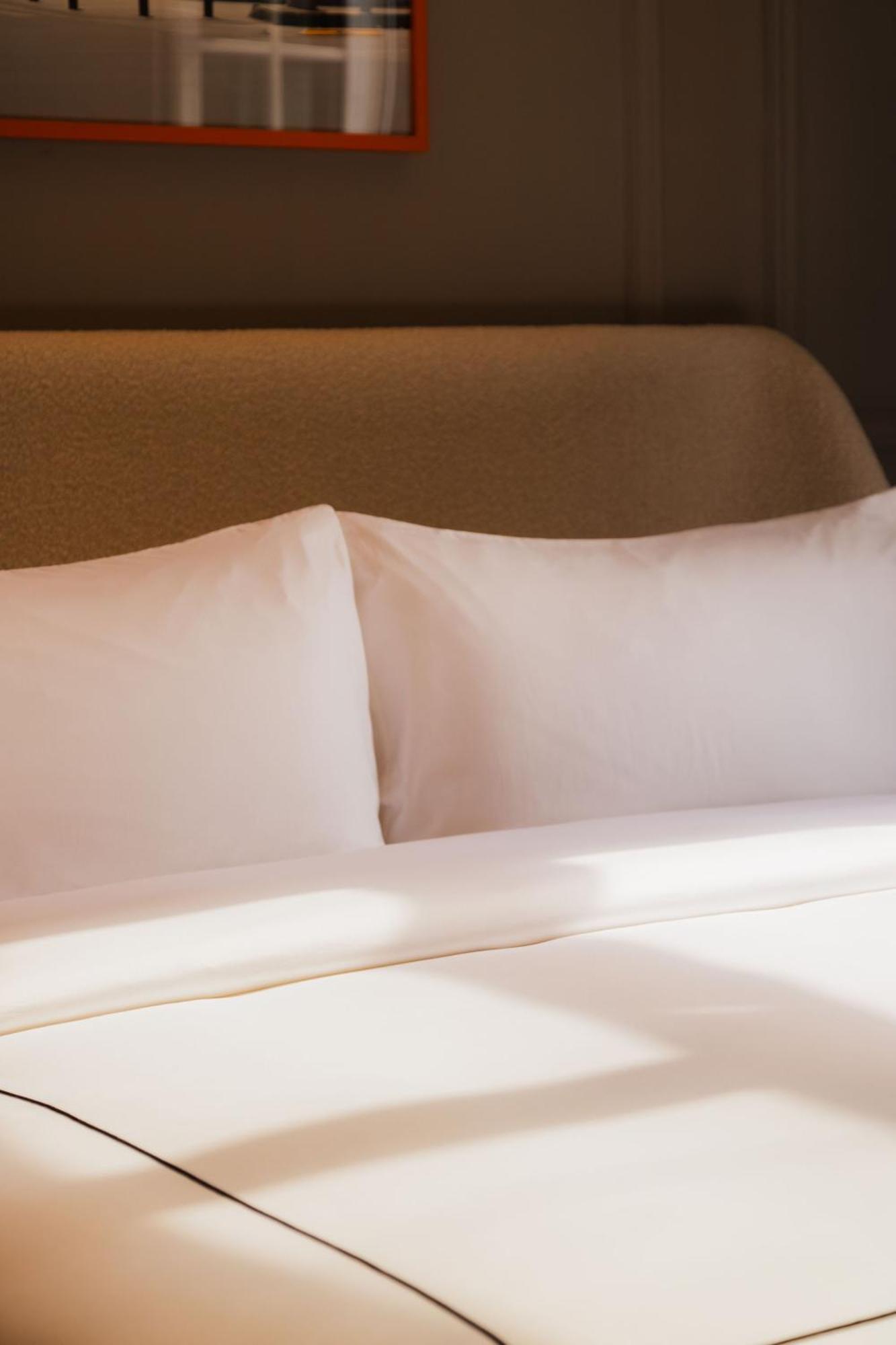 Deluxe Single Bed