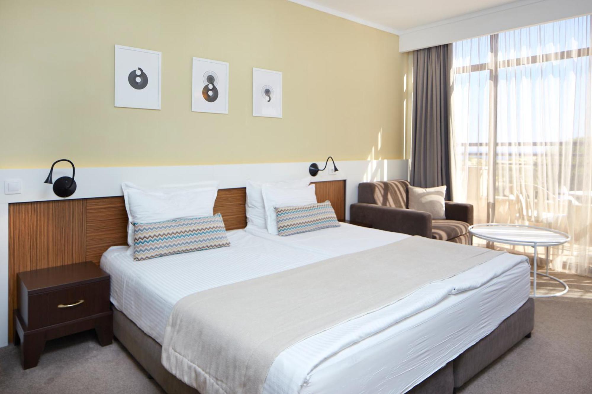 Double Room with Balcony,1622022653:JPEG