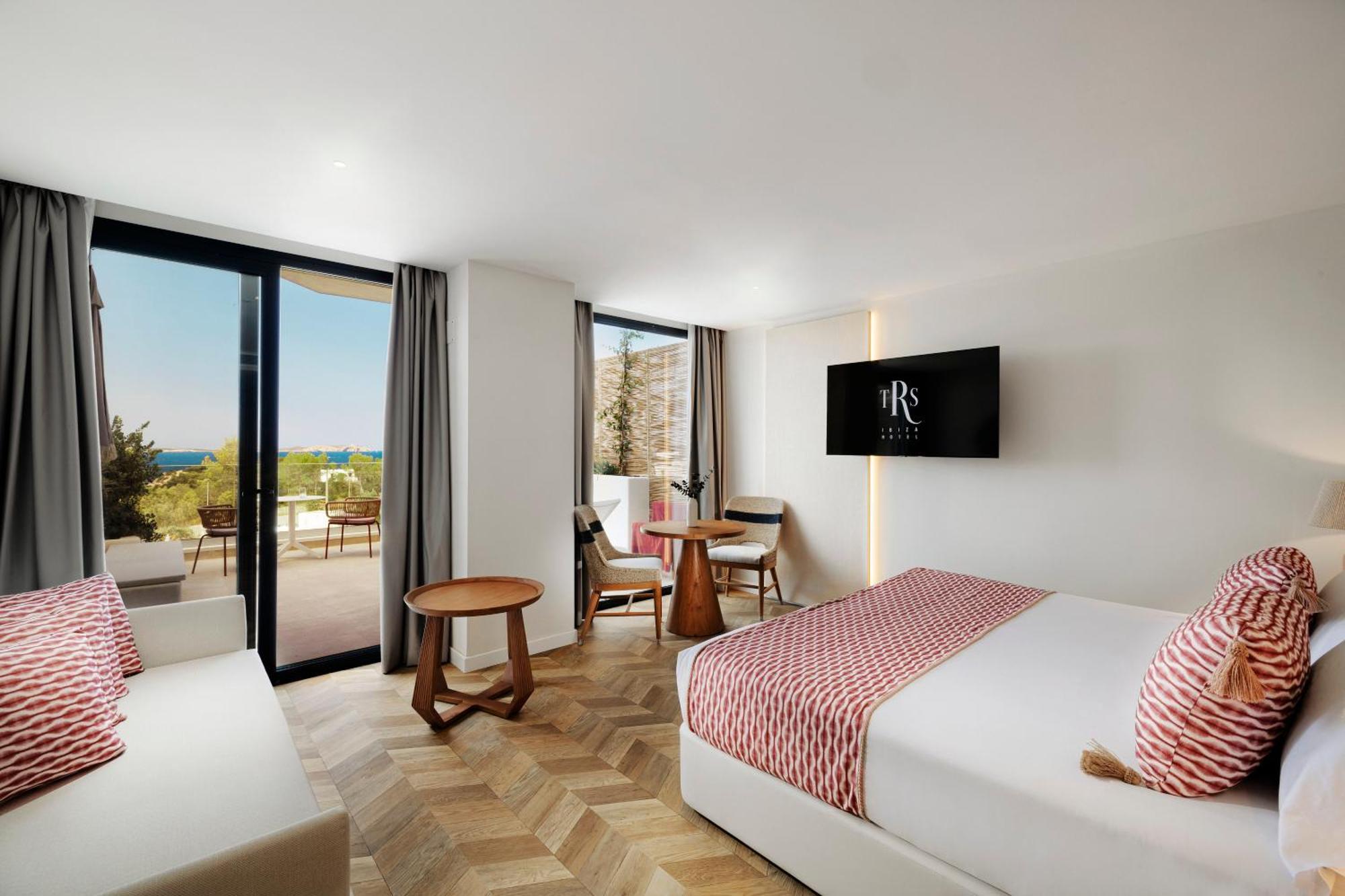 Signature Level Junior Suite Jacuzzi Terrace