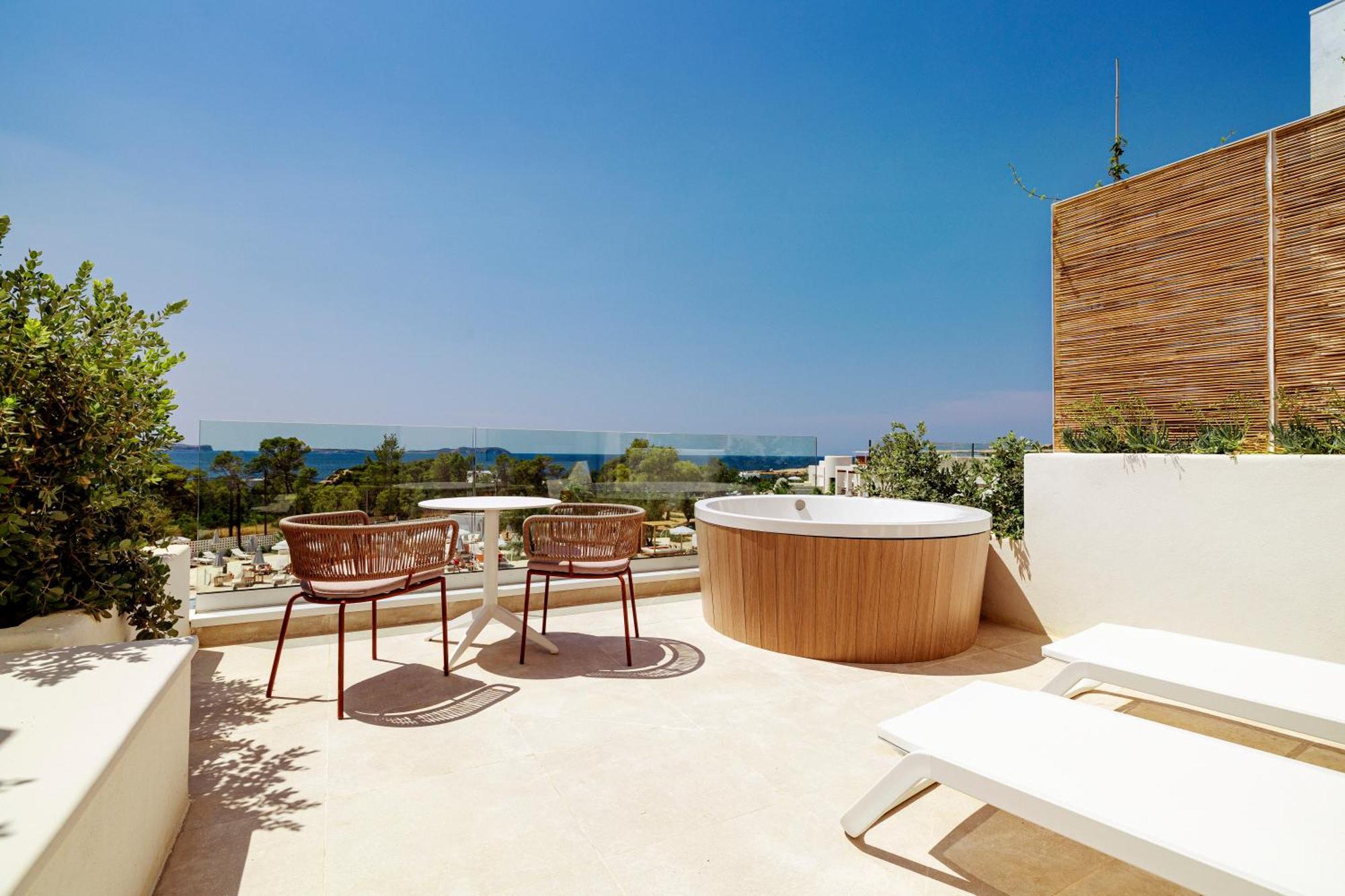 Signature Level Junior Suite Jacuzzi Terrace,1628649095:JPEG