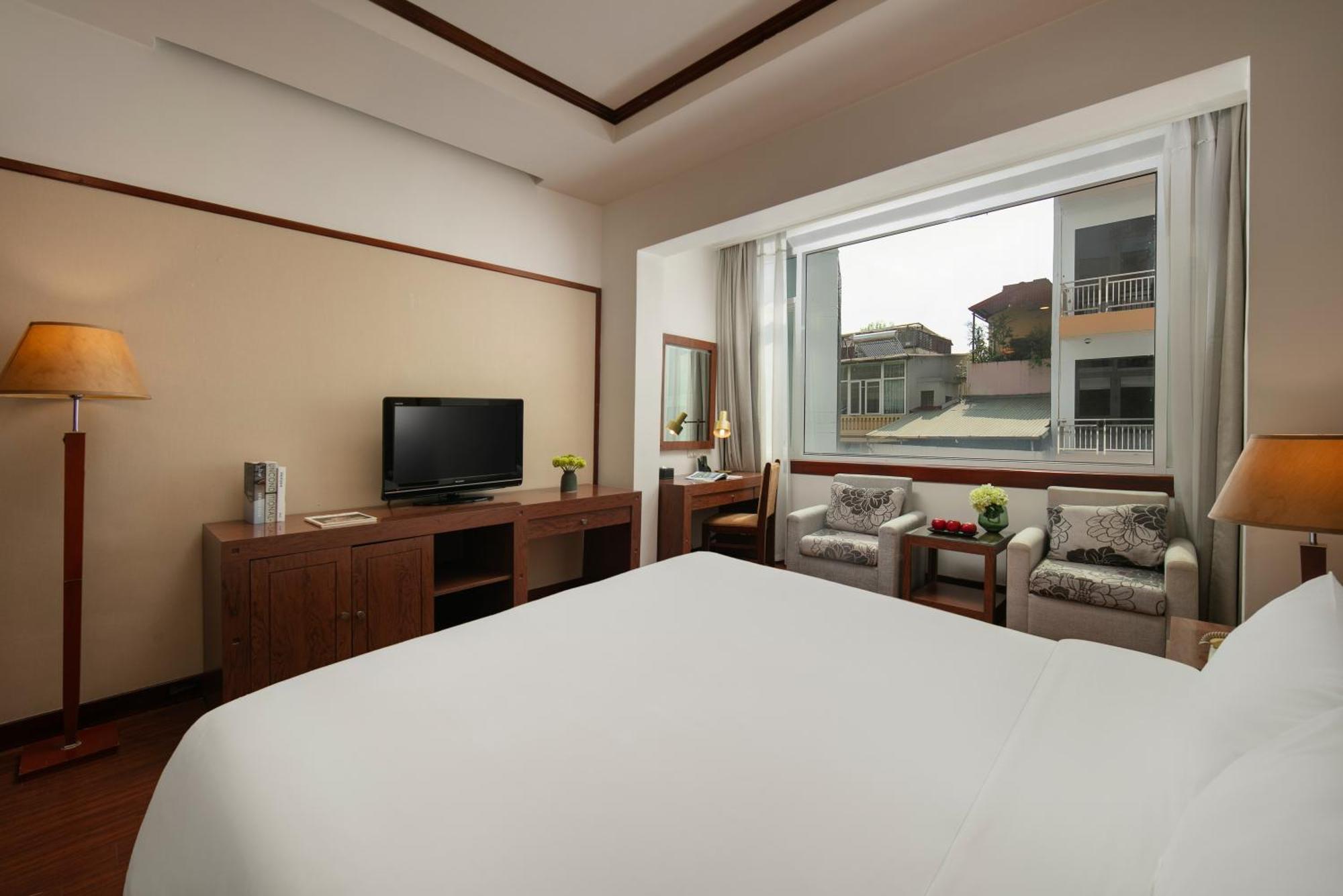 Executive Suite,1633581527:JPEG