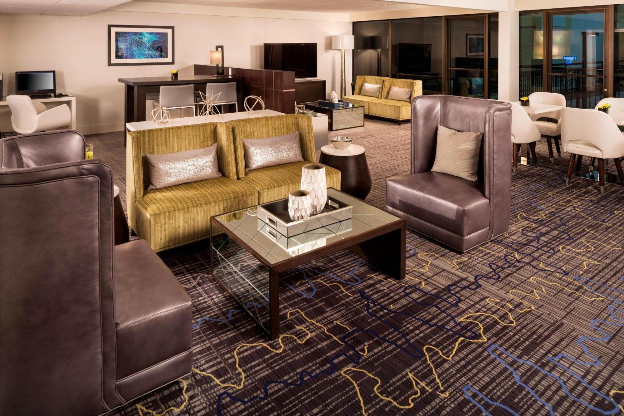 Club level Guest room 1 King,1634400587:JPEG