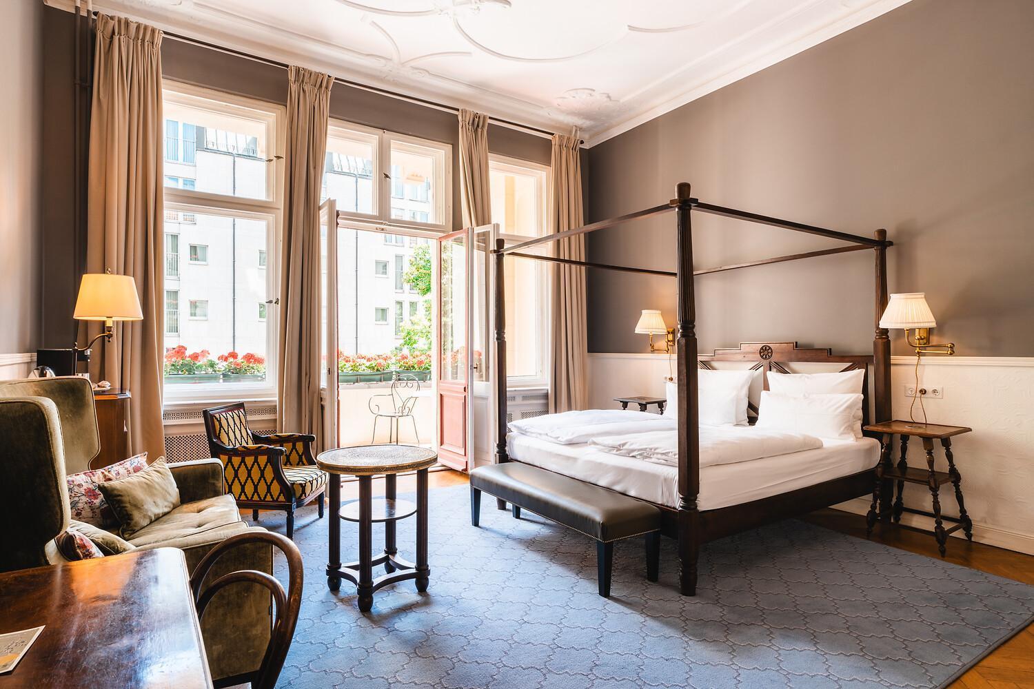 Salon Doppelzimmer mit Balkon