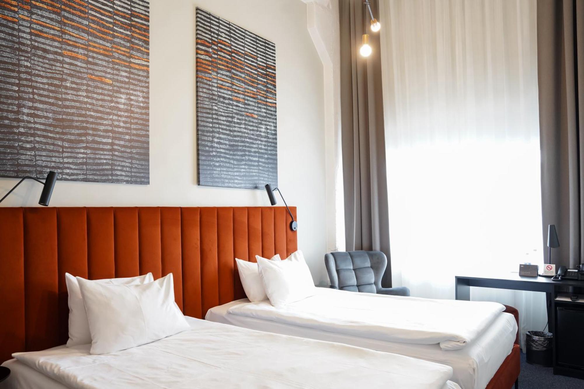 Twin Room,1661685574:JPEG