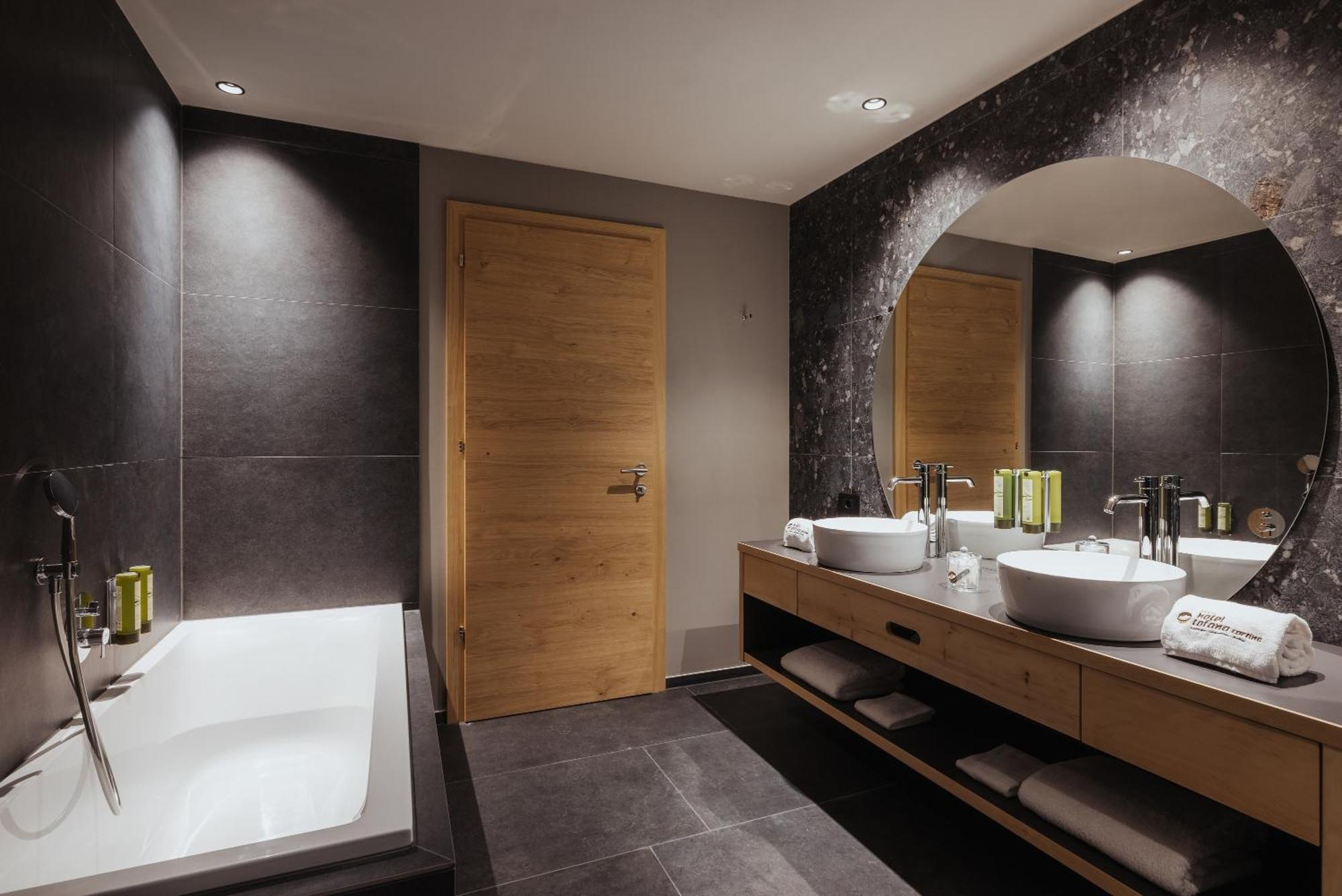 Queen Suite