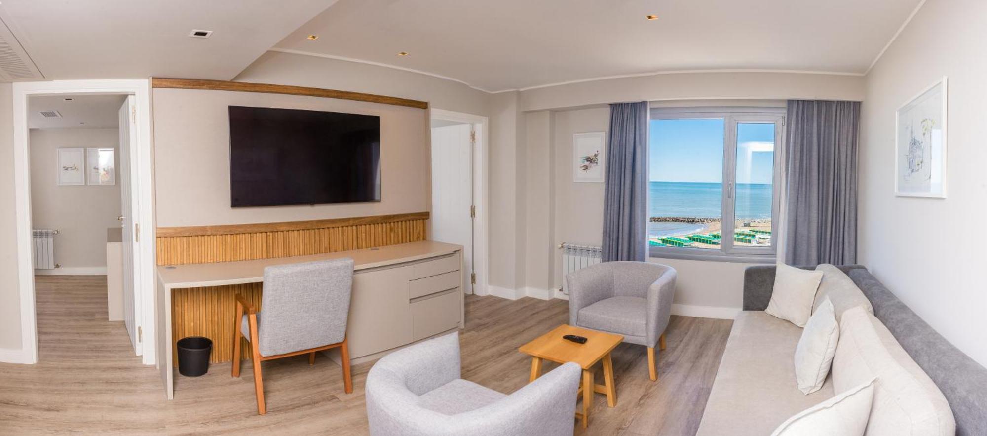 Deluxe Quadruple Room,1658372270:JPEG