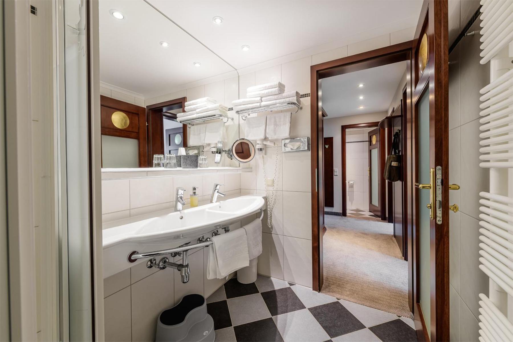 Deluxe Family Suite,1668049254:JPEG