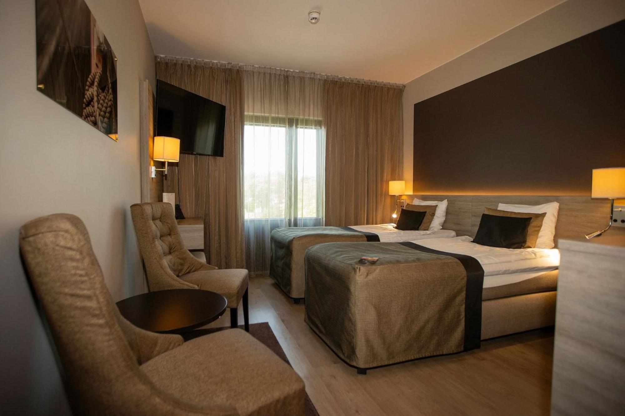 Superior Twin Room,1683810405:JPEG