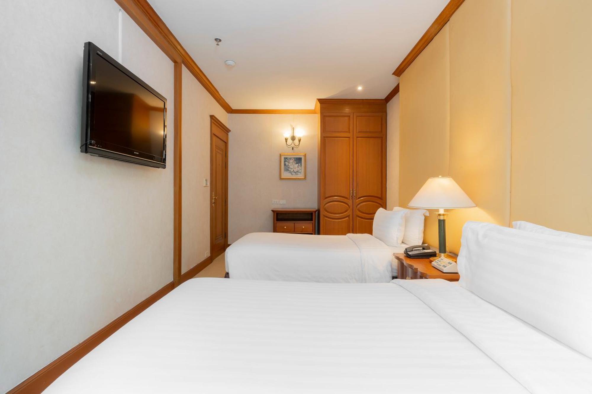 Penthouse Suite,1695743683:JPEG