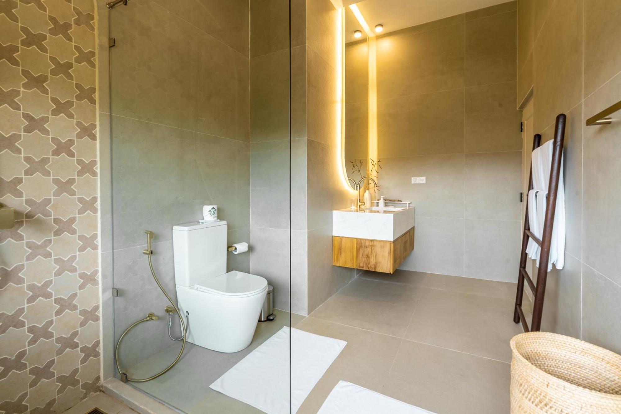 Two Bedroom Family Suite Swing Bathtub