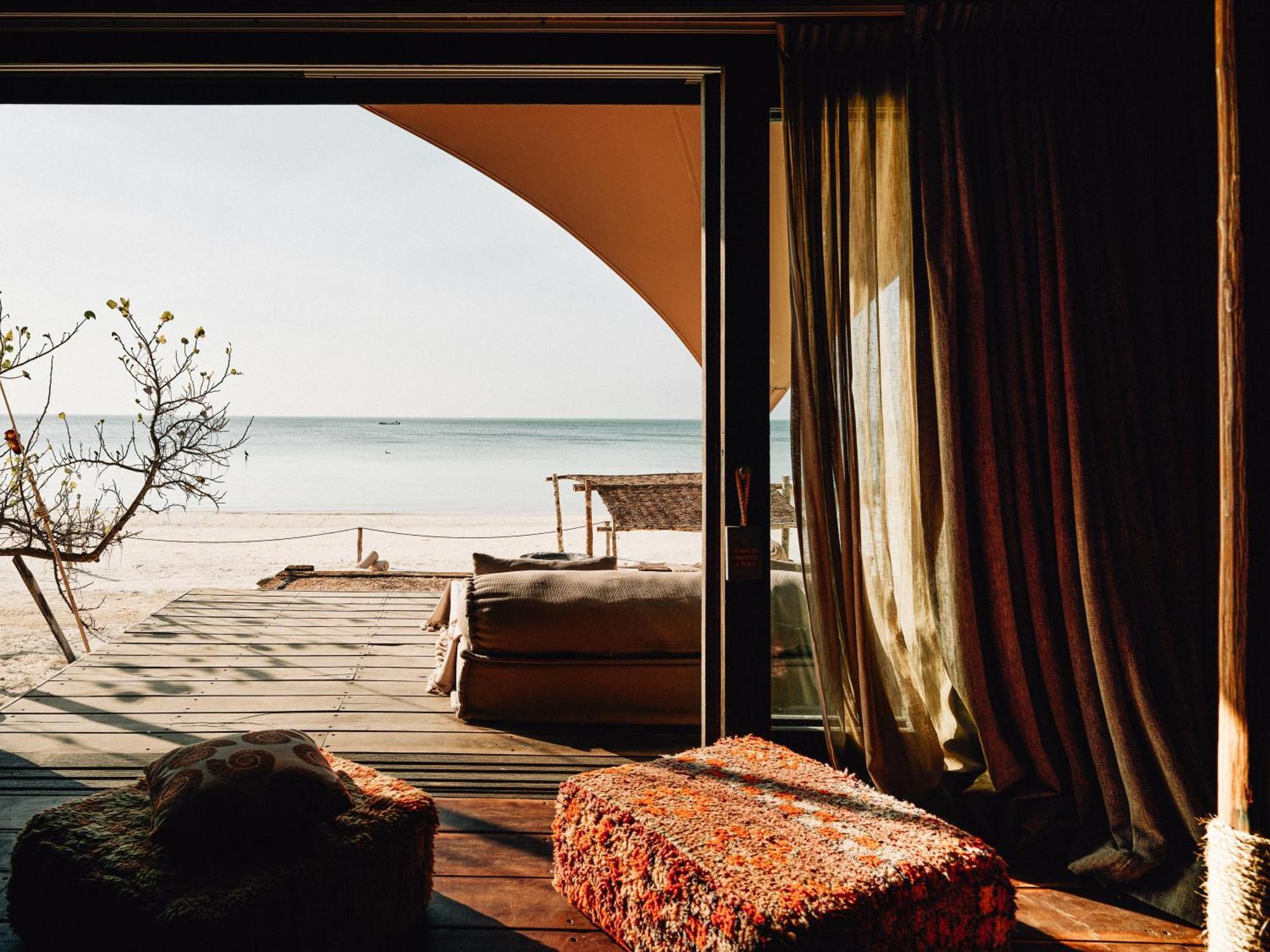 Deluxe Bungalow with Sea View,1698749646:JPEG