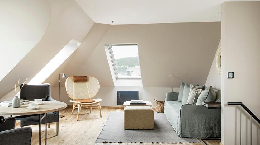 Suite met Queensize Bed en Uitzicht op Zee