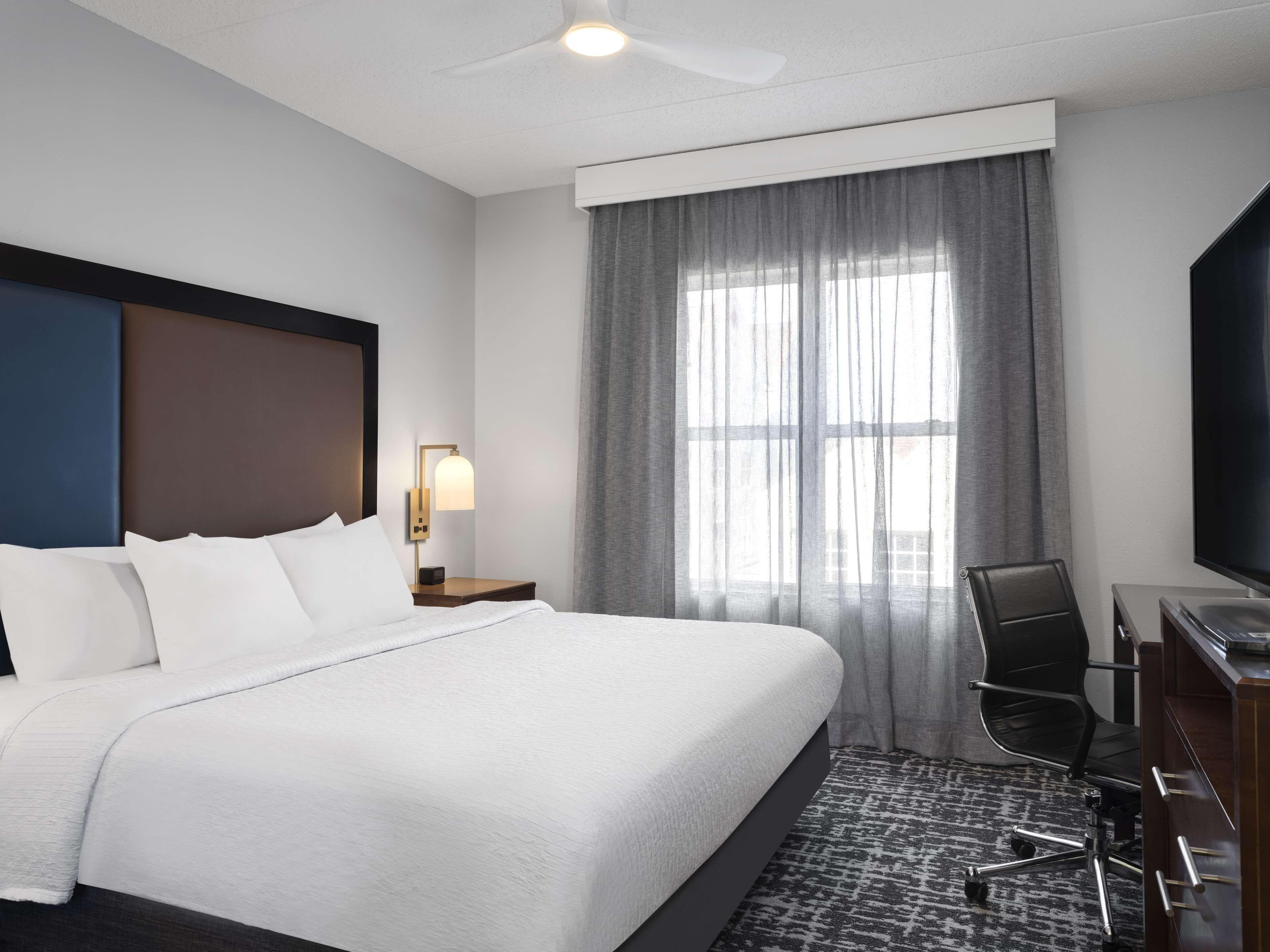 One-Bedroom King Suite Non-Smoking