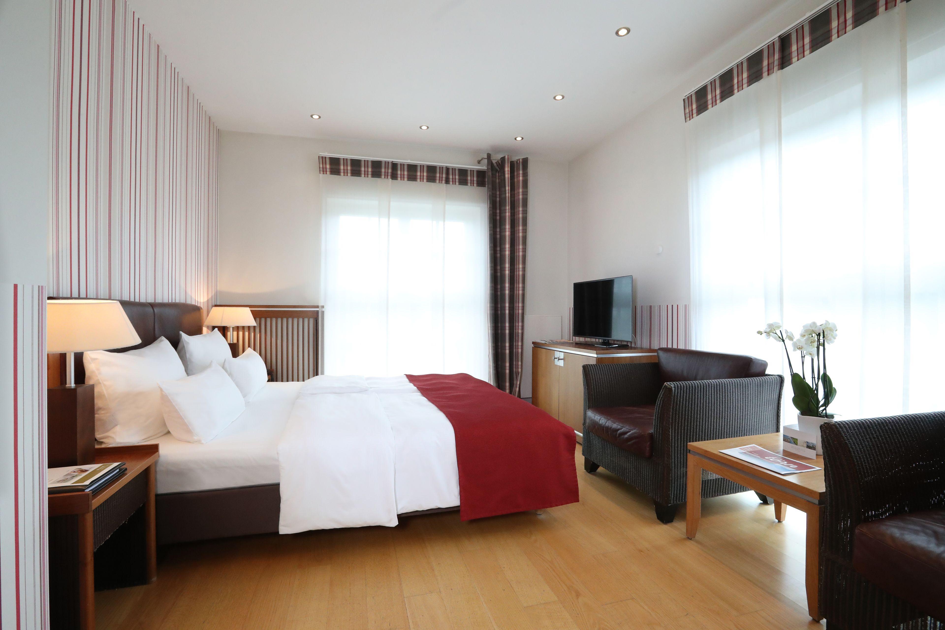 Double Room,1746831967:JPEG
