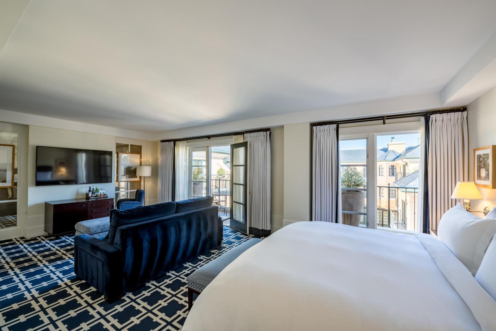 King Suite with Balcony,1729994979:JPEG