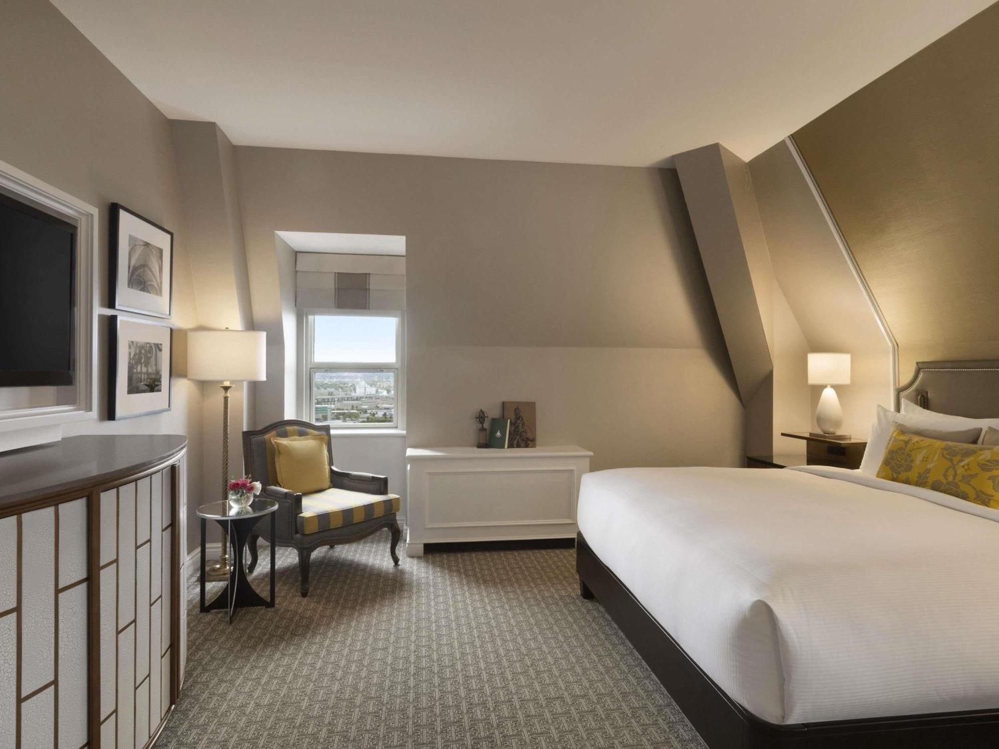 Deluxe Queen Room with City View,1717024887:JPEG