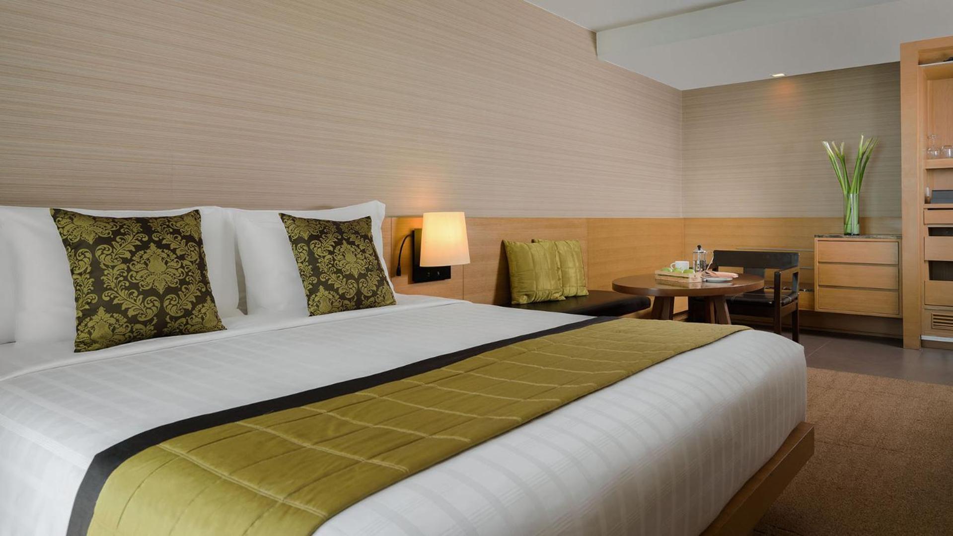 Skyline Premier Room King Bed,1742656741:JPEG