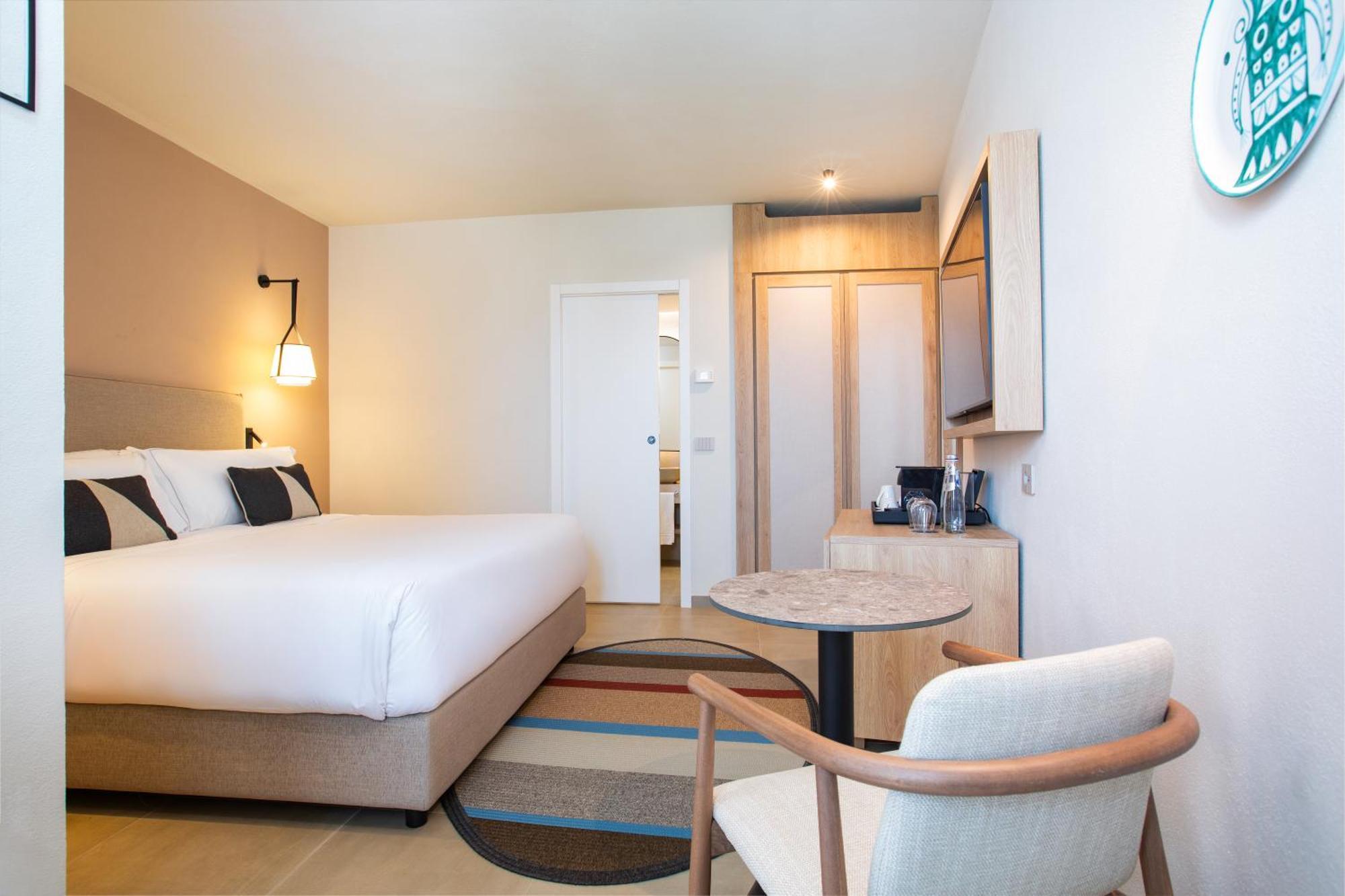 Standard Double Room,1758539224:JPEG