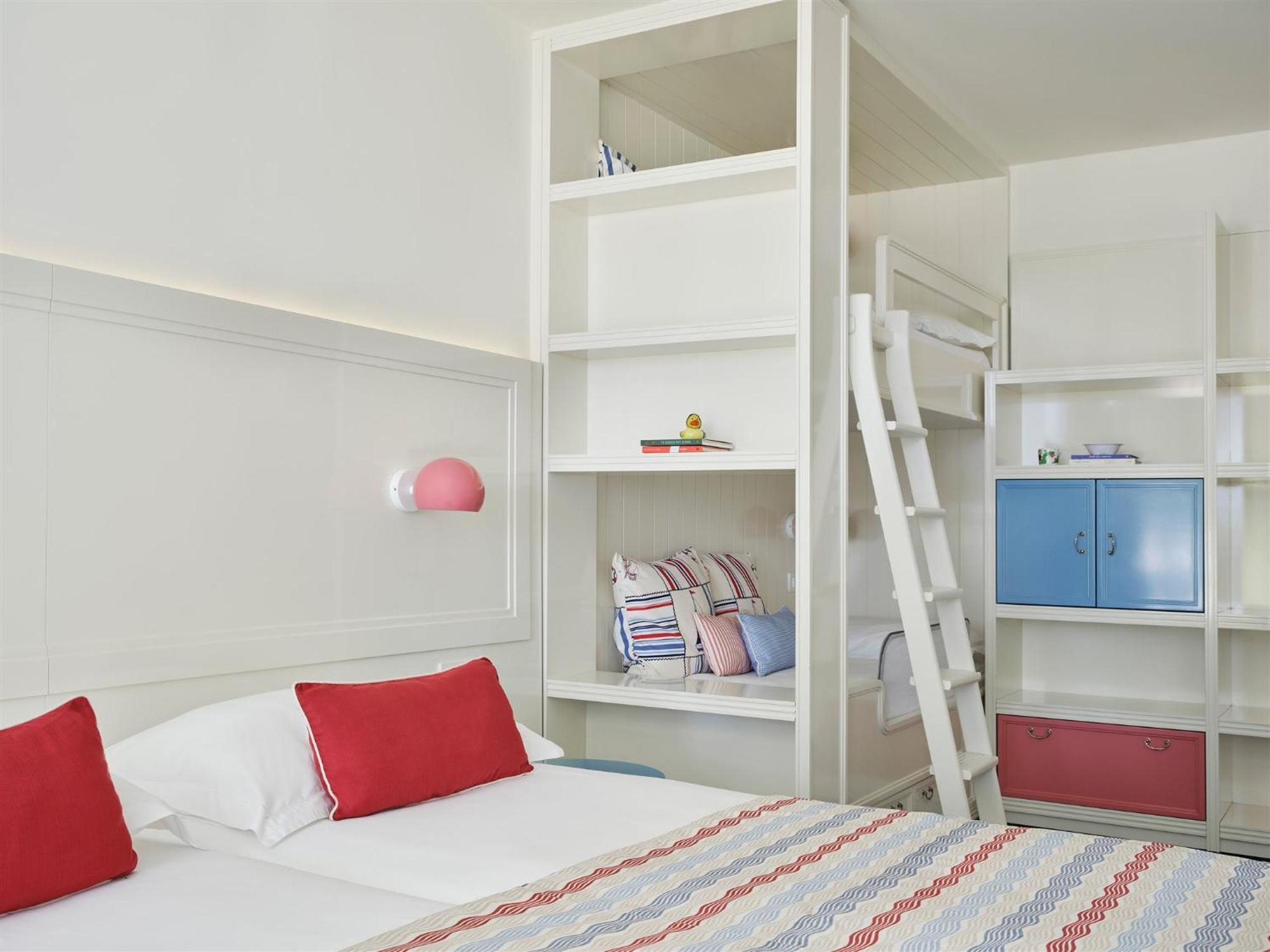 Speciale Aanbieding - Familiekamer met Balkon en Uitzicht op het Park - Dag van de Arbeid