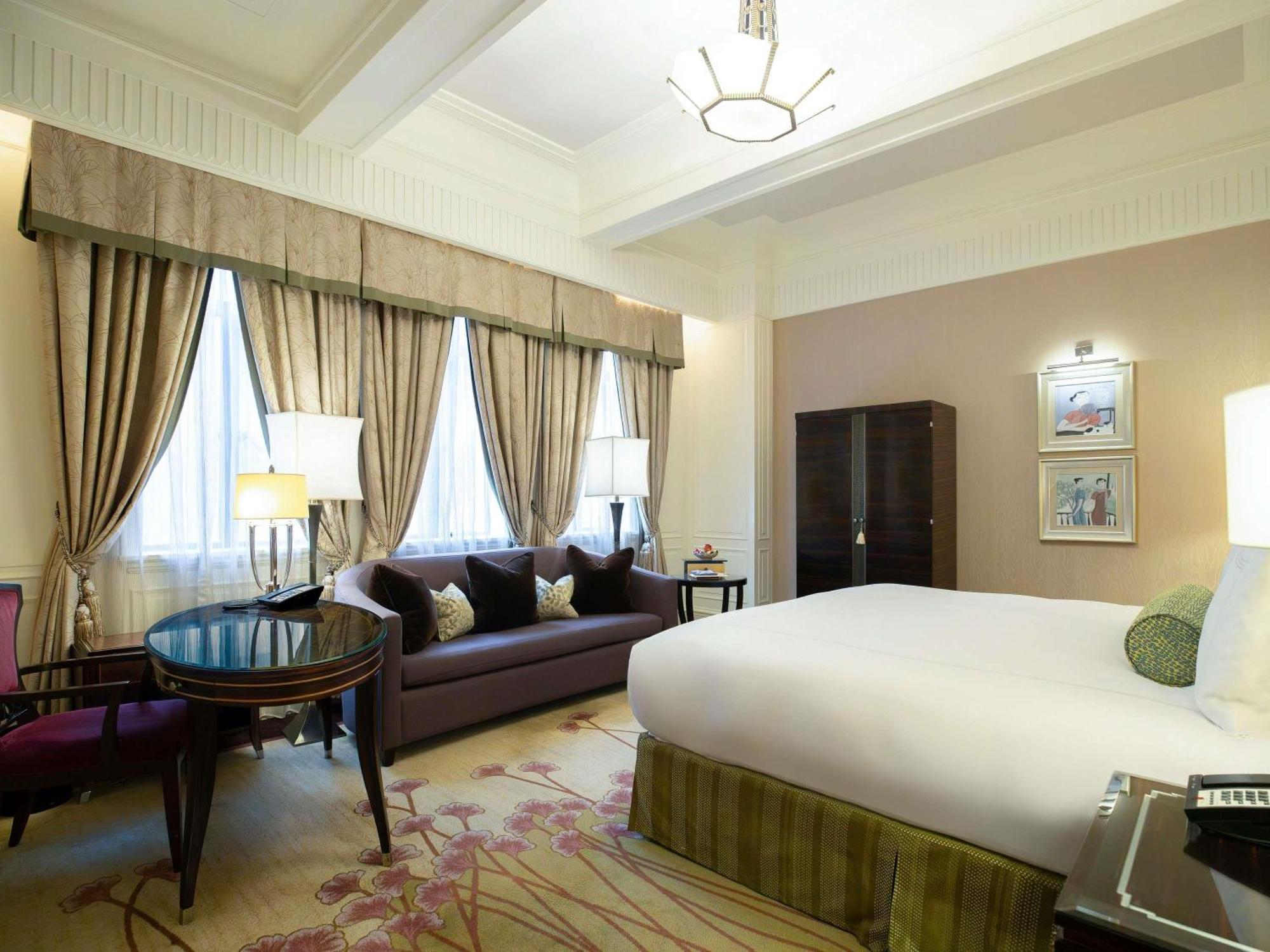 Deluxe King Room Non-Smoking