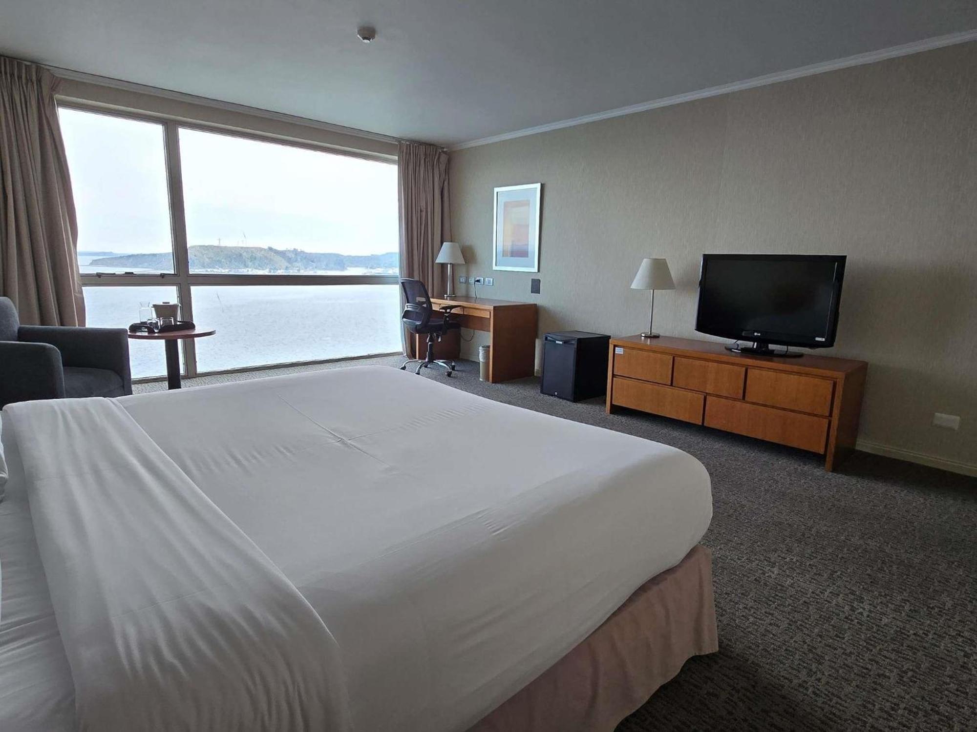 Standard King Room,1708370092:JPEG