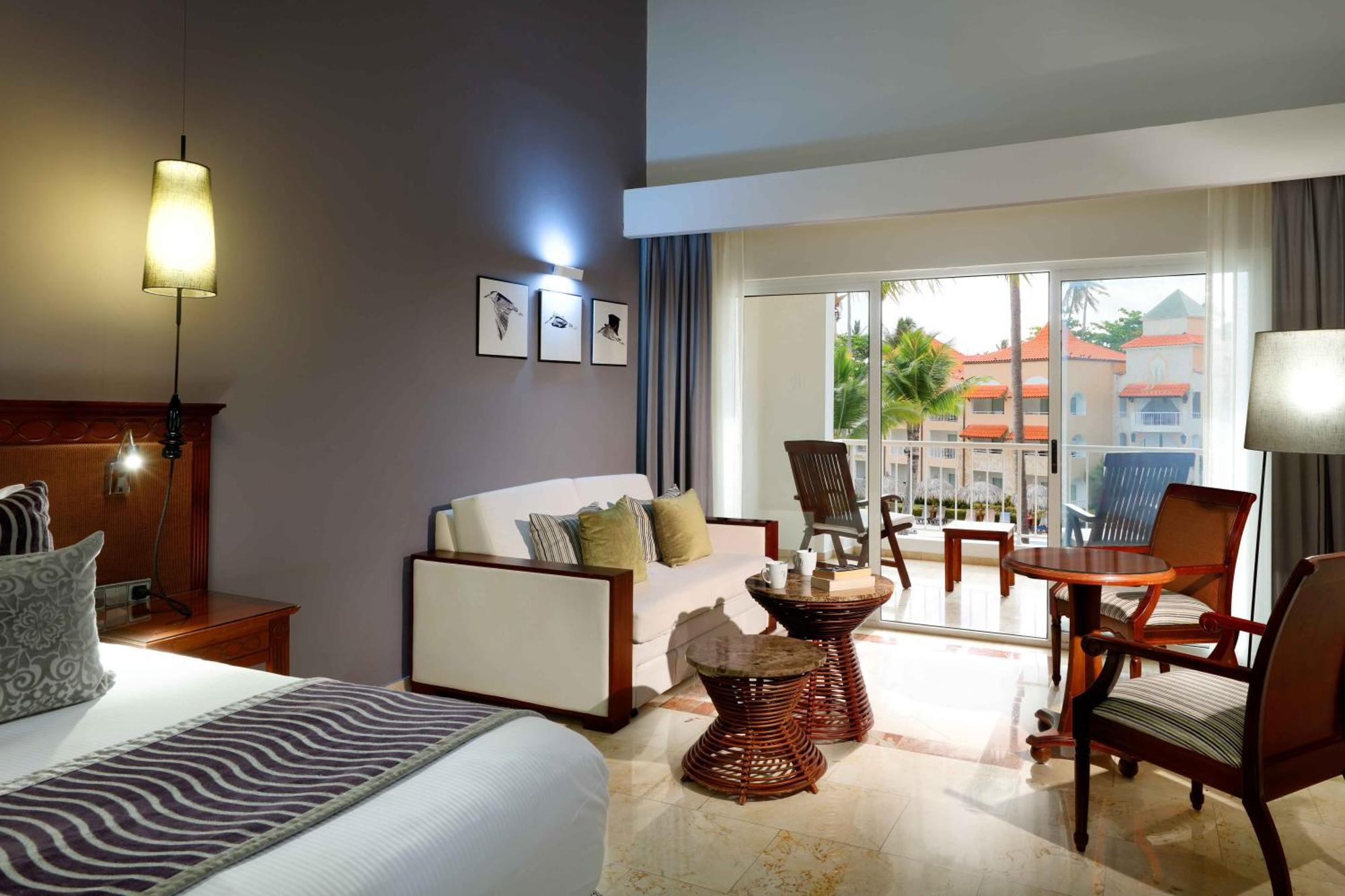Suite Junior junto a la piscina