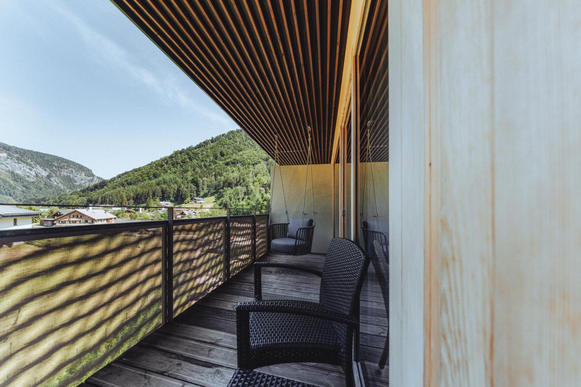 Junior Suite met Balkon en Uitzicht op de Bergen