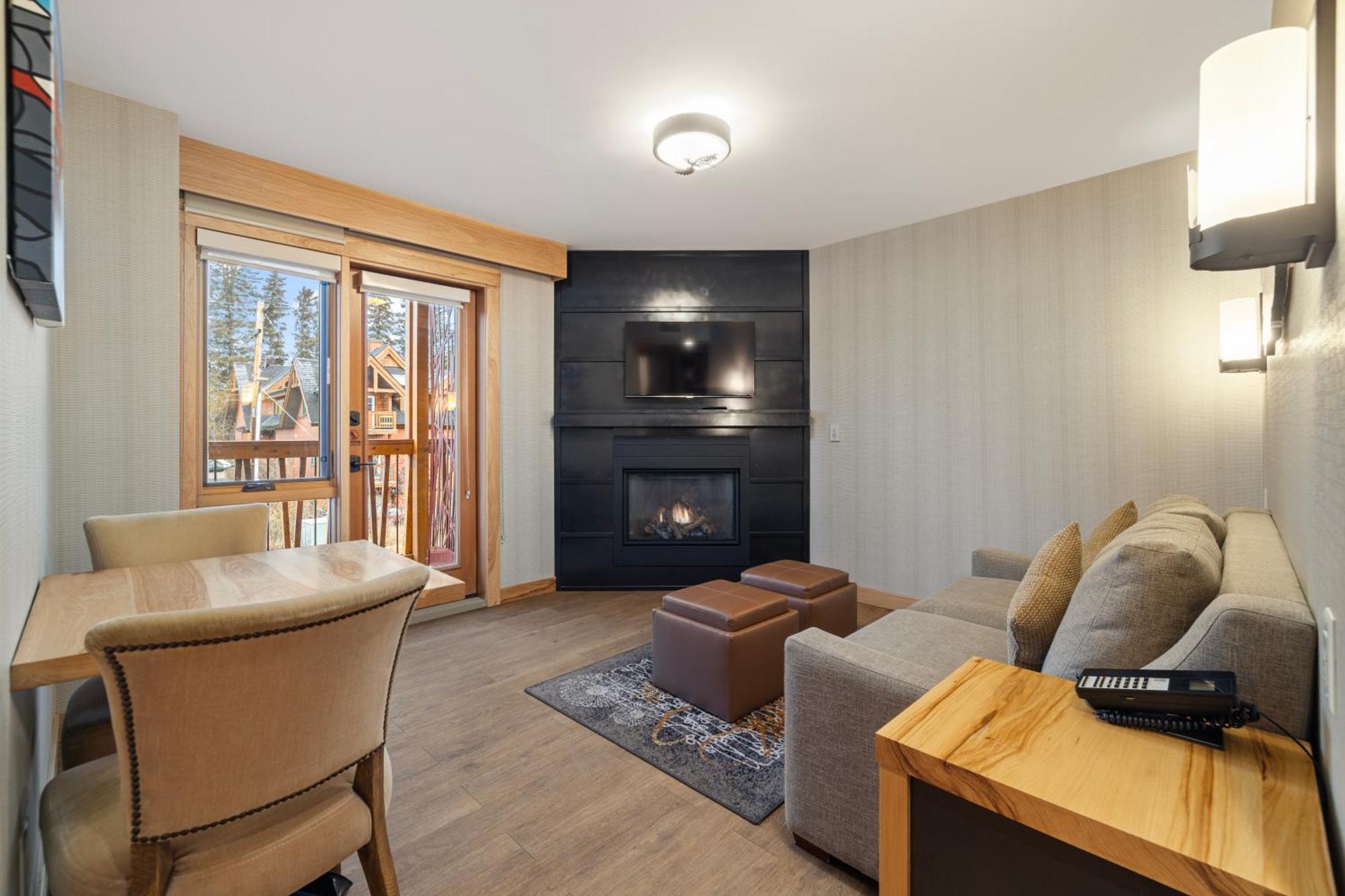 One-Bedroom King Suite