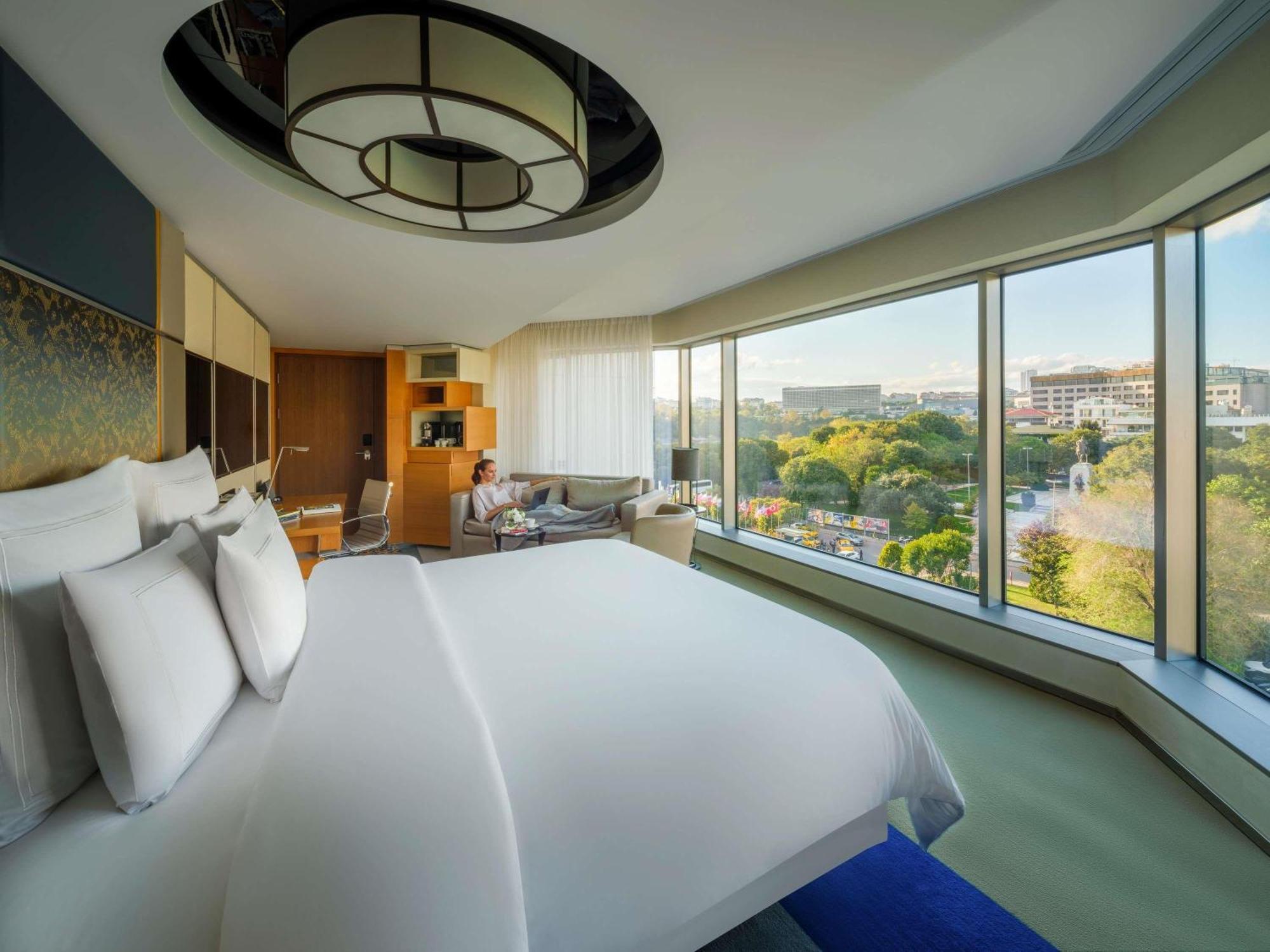 Quarto de Canto com Vista do Jardim