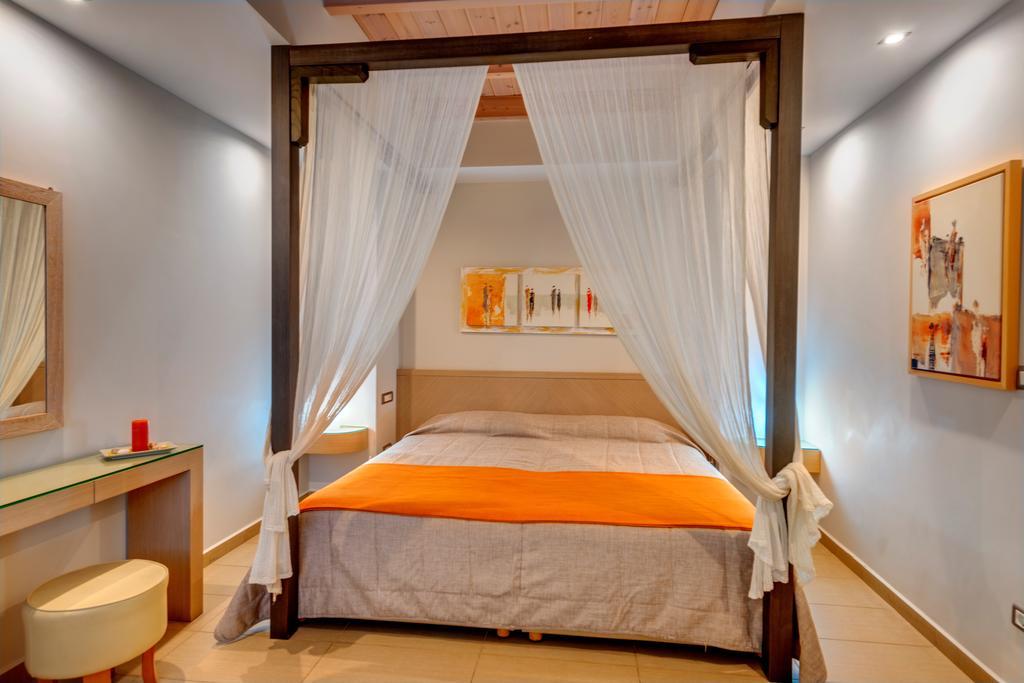 Double or Twin Room,325271386:JPEG