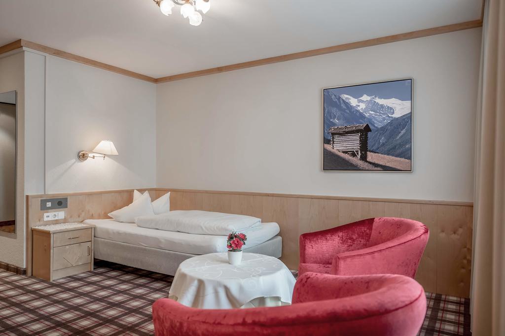 Single Room,445247217:JPEG