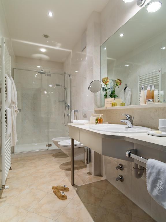 Deluxe Double or Twin Room Garden View