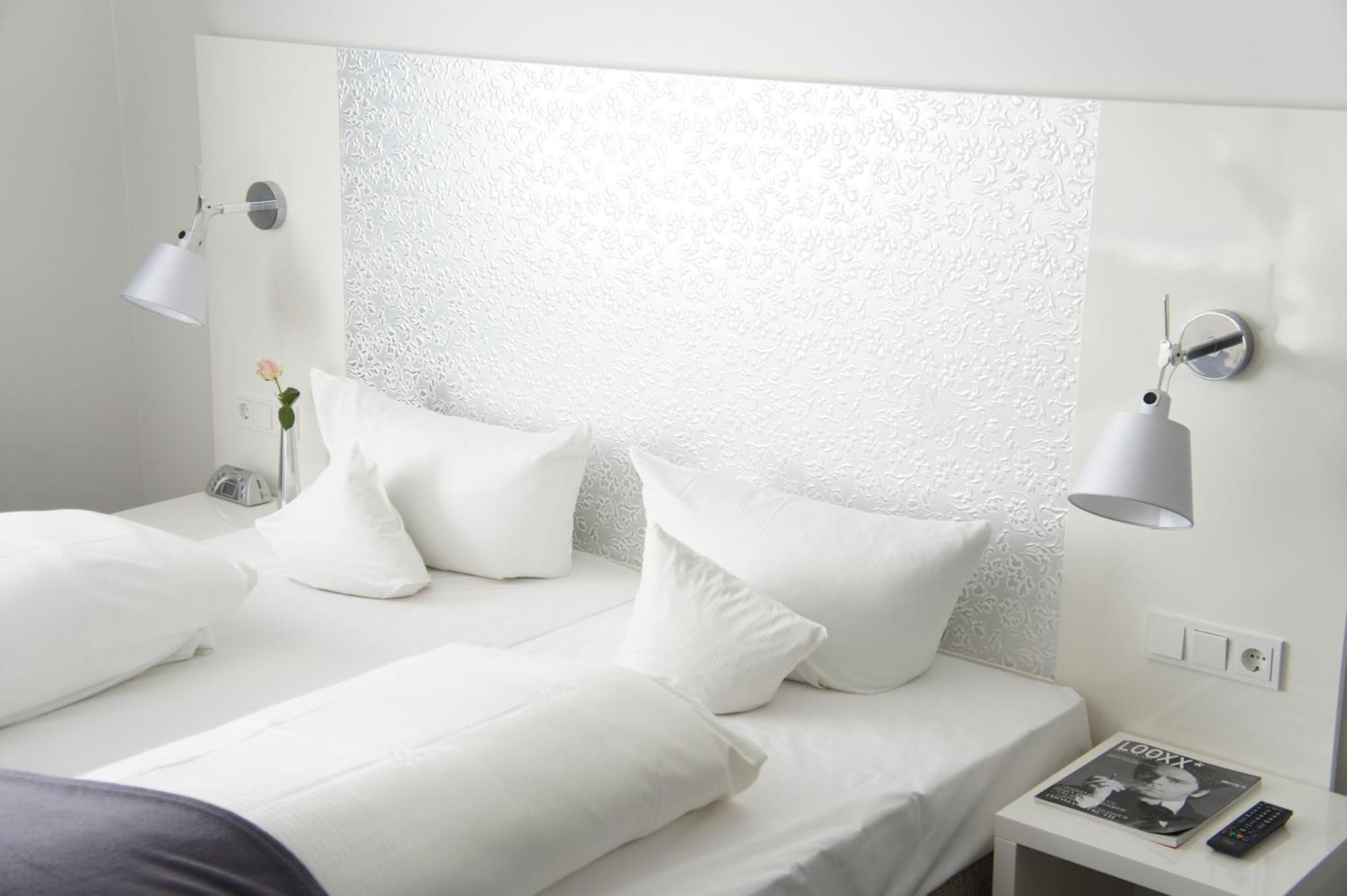 Double Room,553267263:JPEG