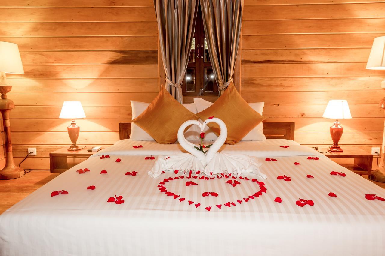 Honeymoon Bungalow with Private Pool - Free Pick Up
