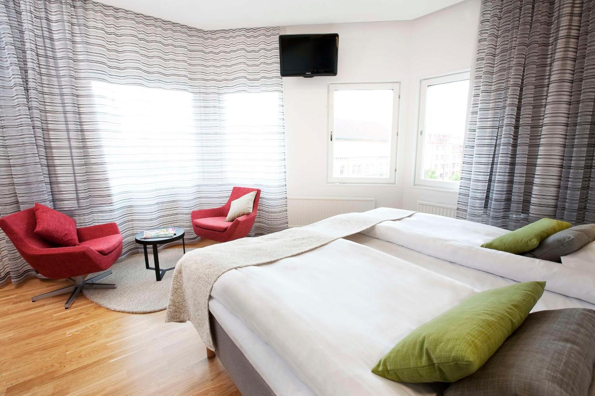 Superior King Room,570770433:JPEG