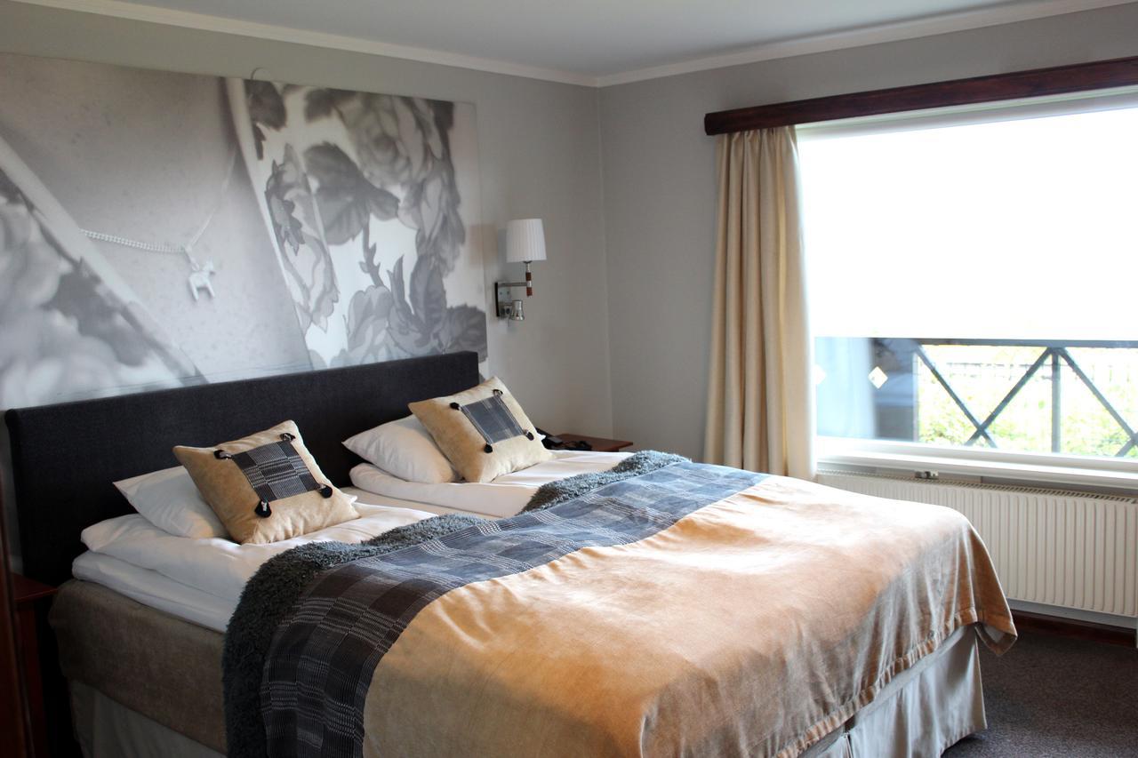 Double Room Lake View,653883618:JPEG