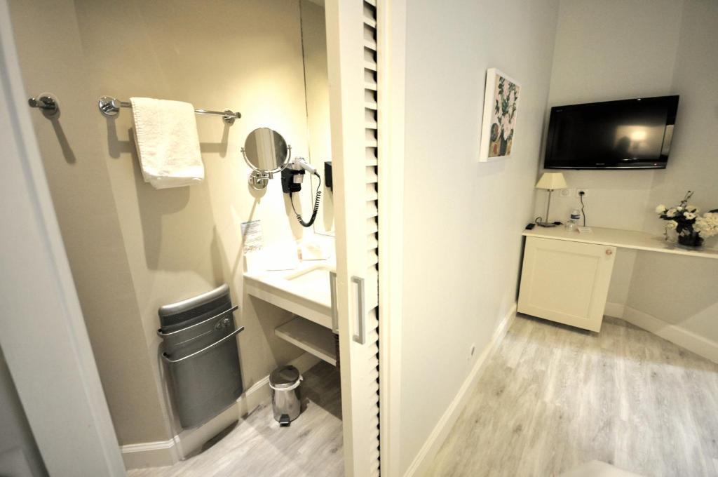 Single Room,1598392303:JPEG