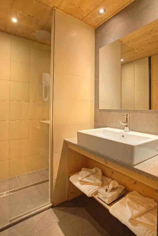 Comfort Triple Room Spa Access,675000843:JPEG