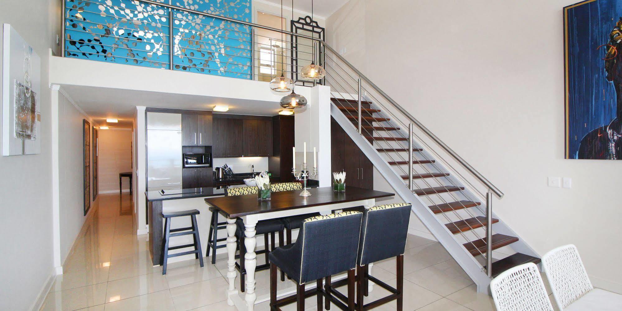 Luxury Two-Bedroom Apartment Loft,1499047582:JPEG