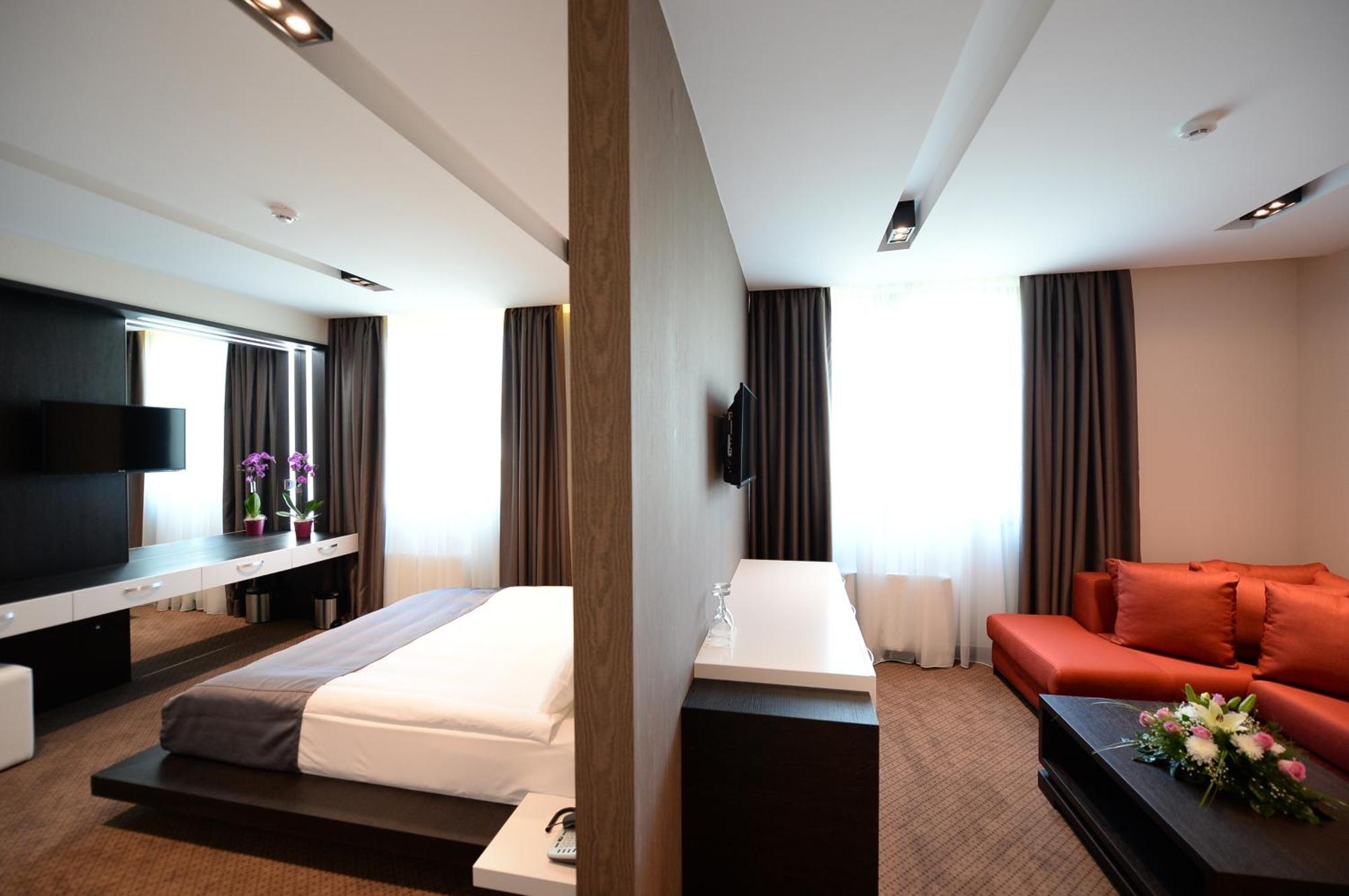 Junior Suite,705181363:JPEG