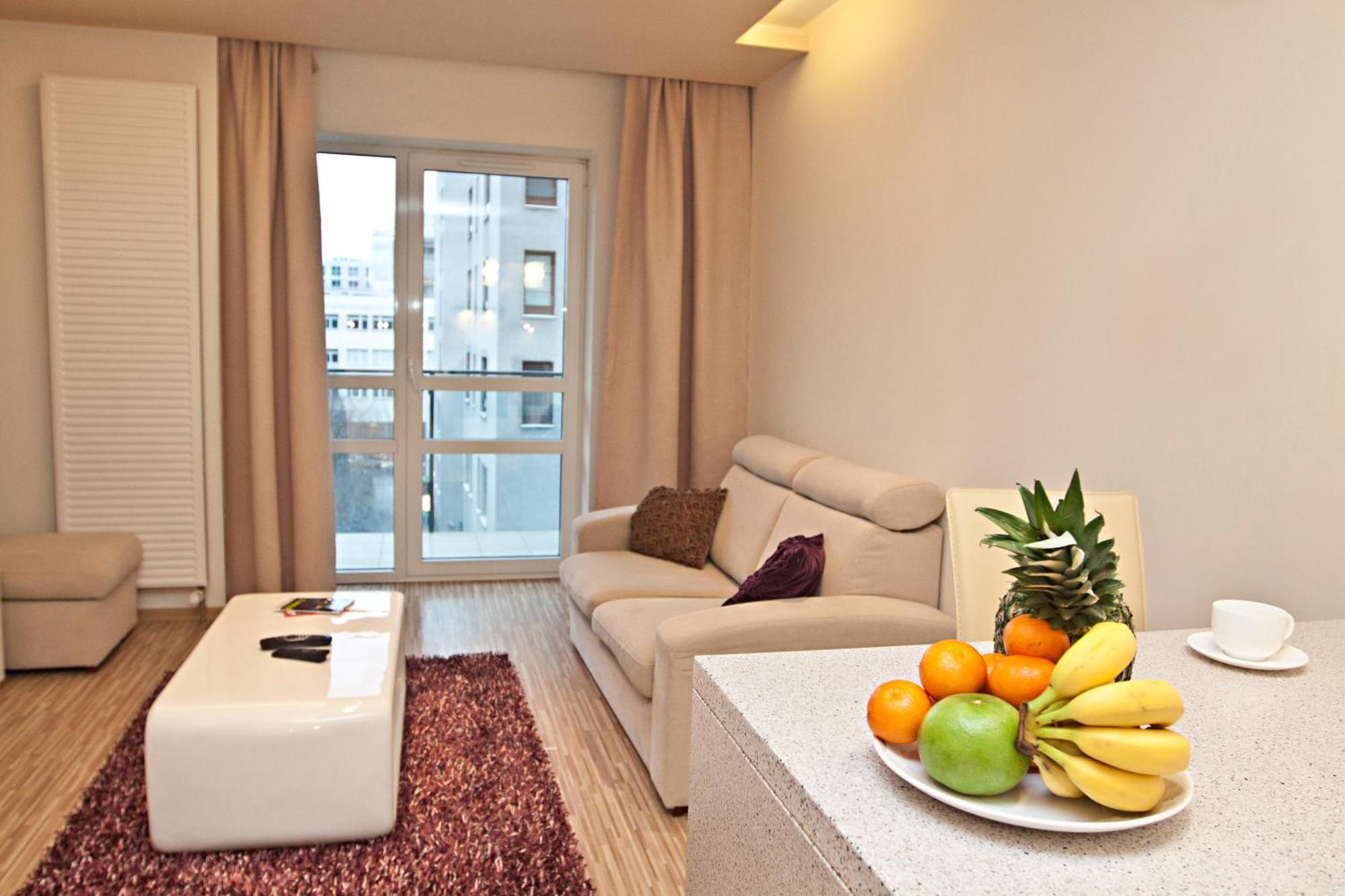 Deluxe One-Bedroom Apartment