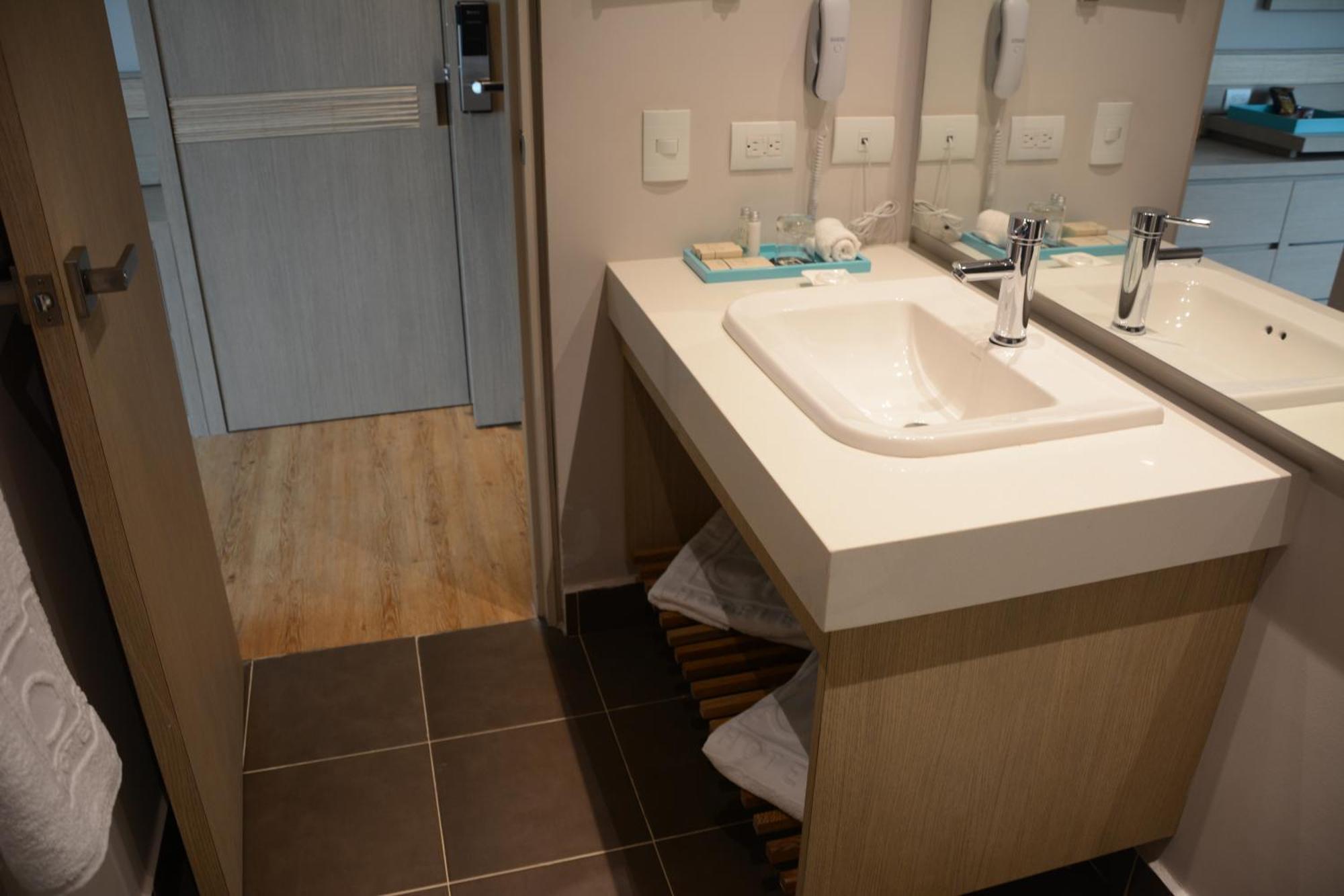 Double Room,714424288:JPEG