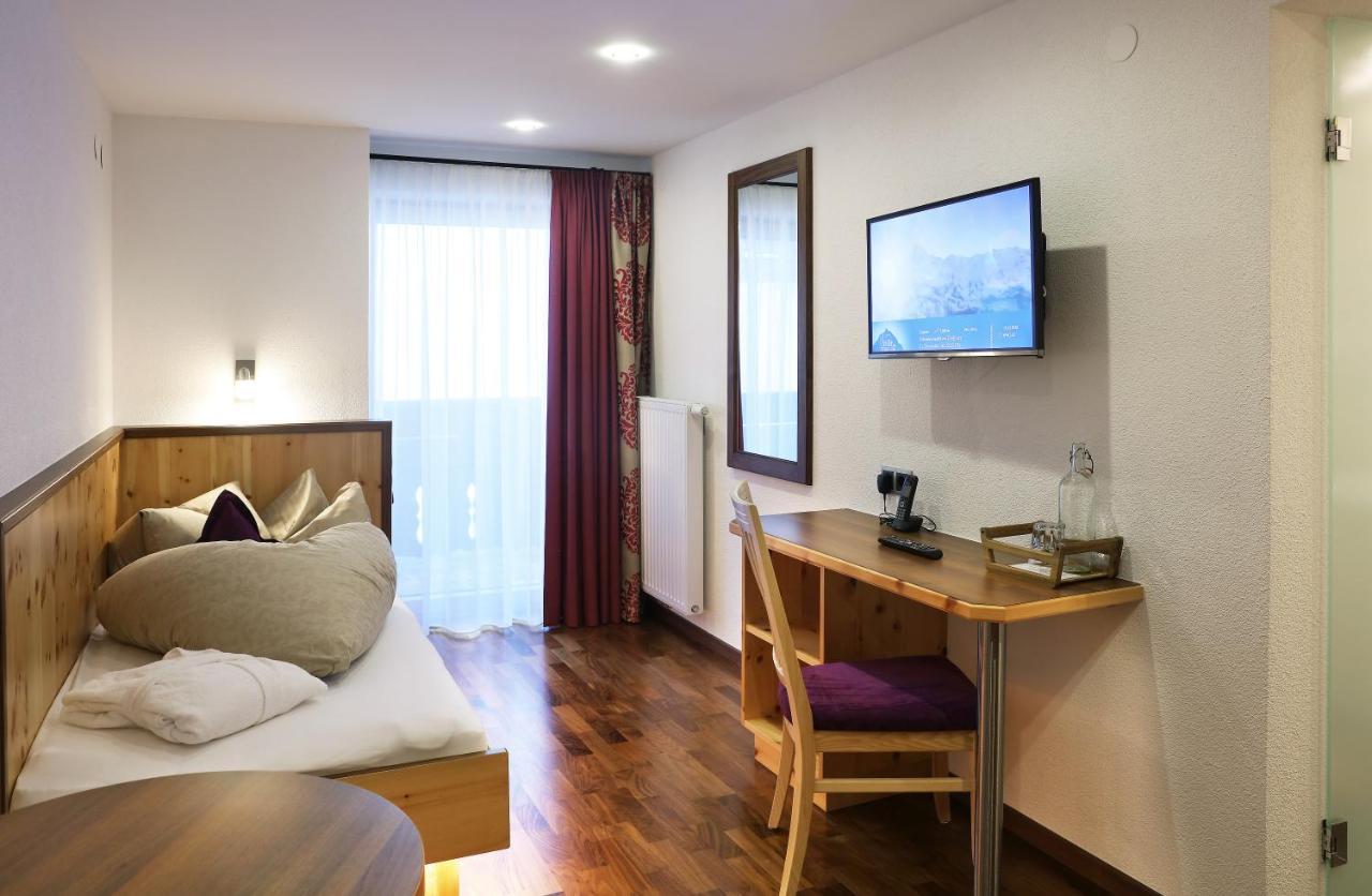 Single Room,762714091:JPEG